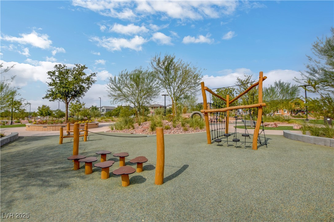Henderson, Nevada, 89011, United States, 3 Bedrooms Bedrooms, ,2 BathroomsBathrooms,Residential,For Sale,1848397