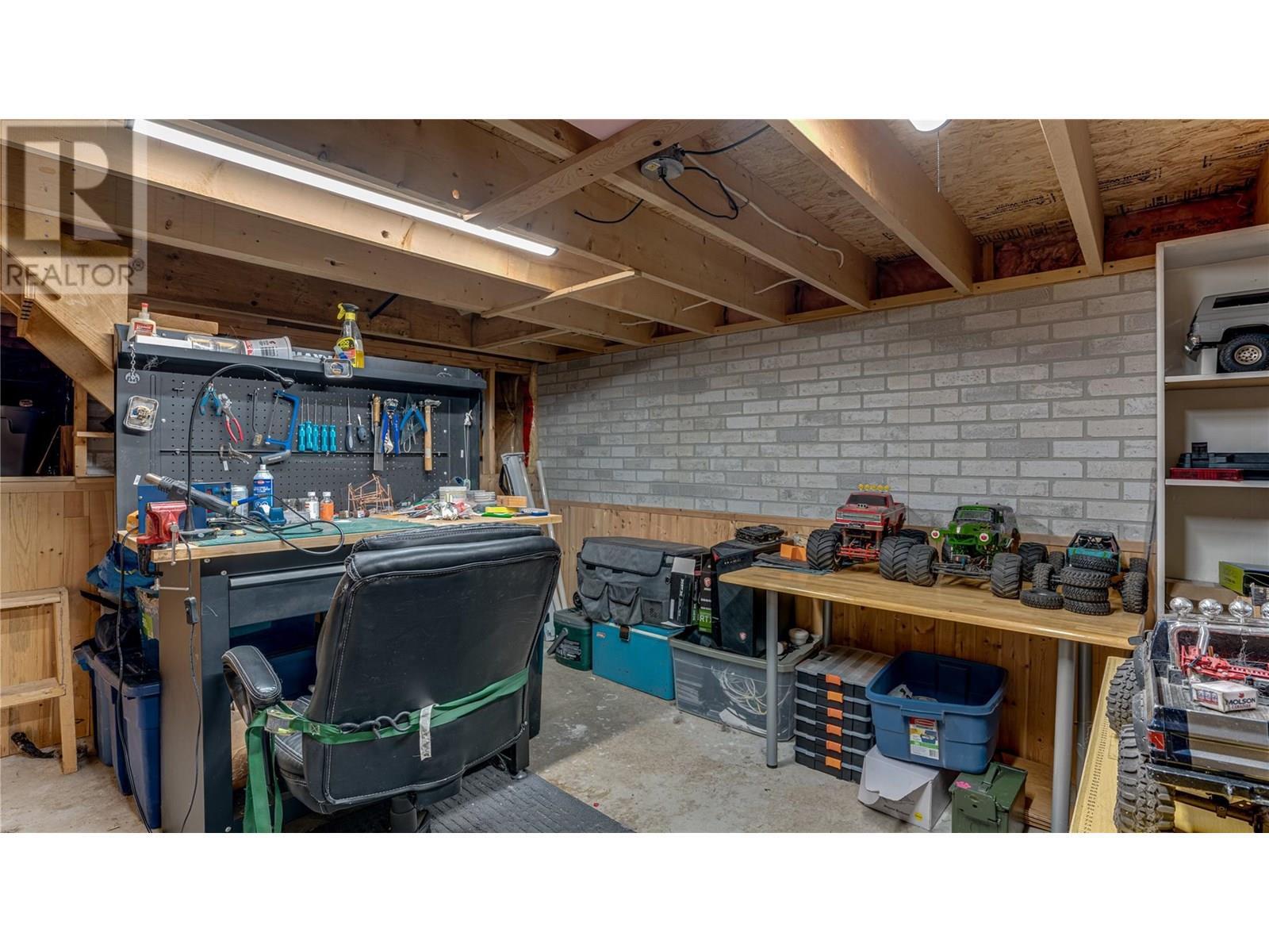 KELOWNA, British Columbia, V1Z 3W5, CA, 2 Bedrooms Bedrooms, ,2 BathroomsBathrooms,Residential,For Sale,1897605