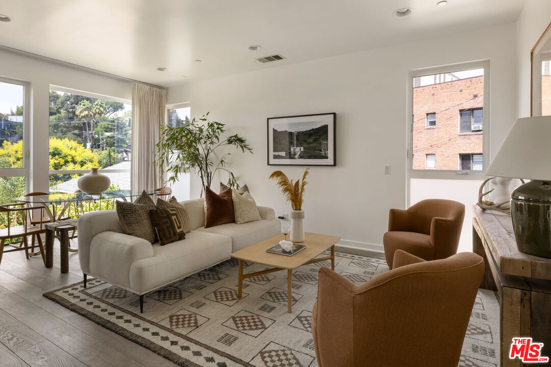 Los Angeles, California, 90026, United States, 3 Bedrooms Bedrooms, ,4 BathroomsBathrooms,Residential,For Sale,1927240