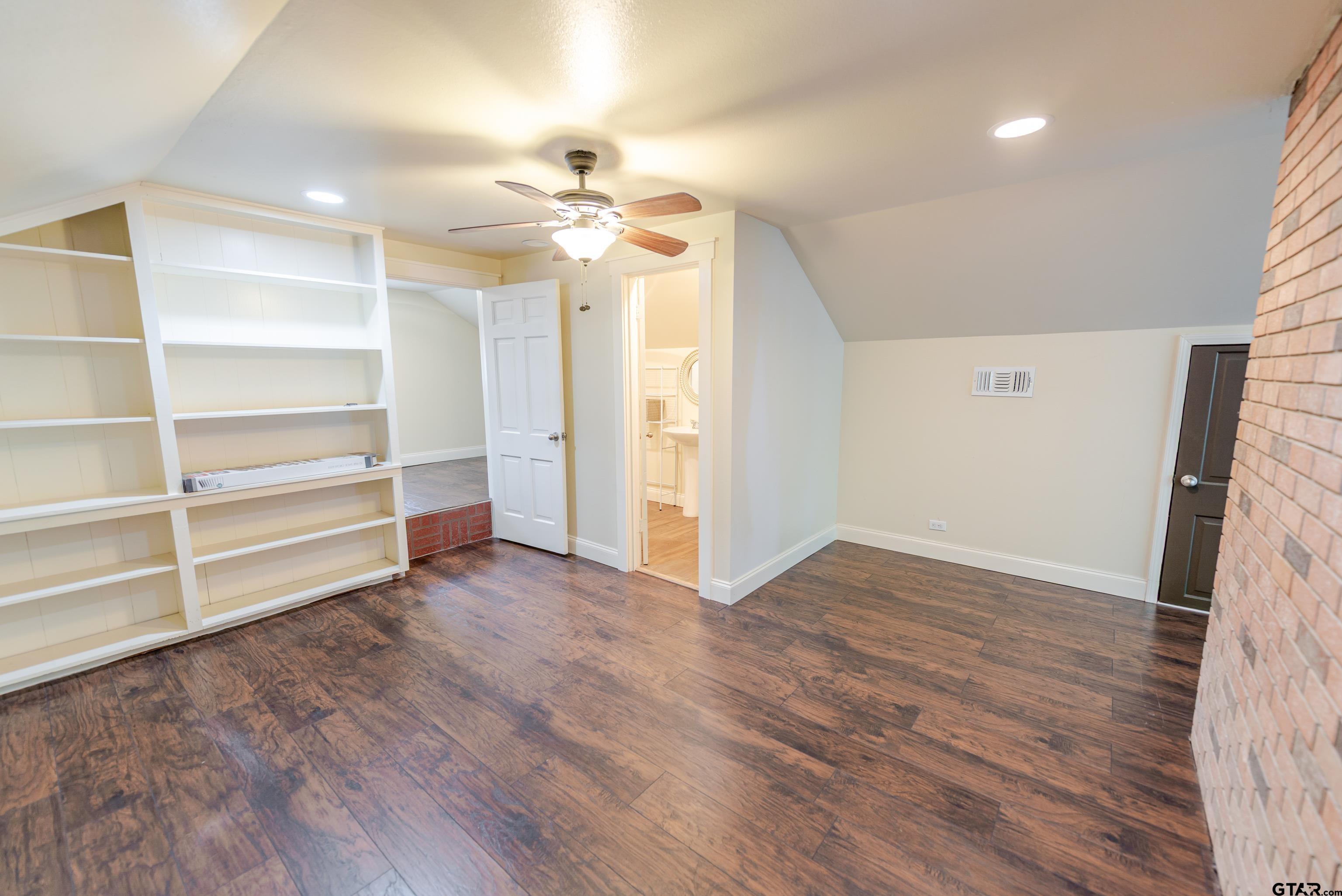 Mount Pleasant, Texas, 75455, United States, 5 Bedrooms Bedrooms, ,4 BathroomsBathrooms,Residential,For Sale,1975912