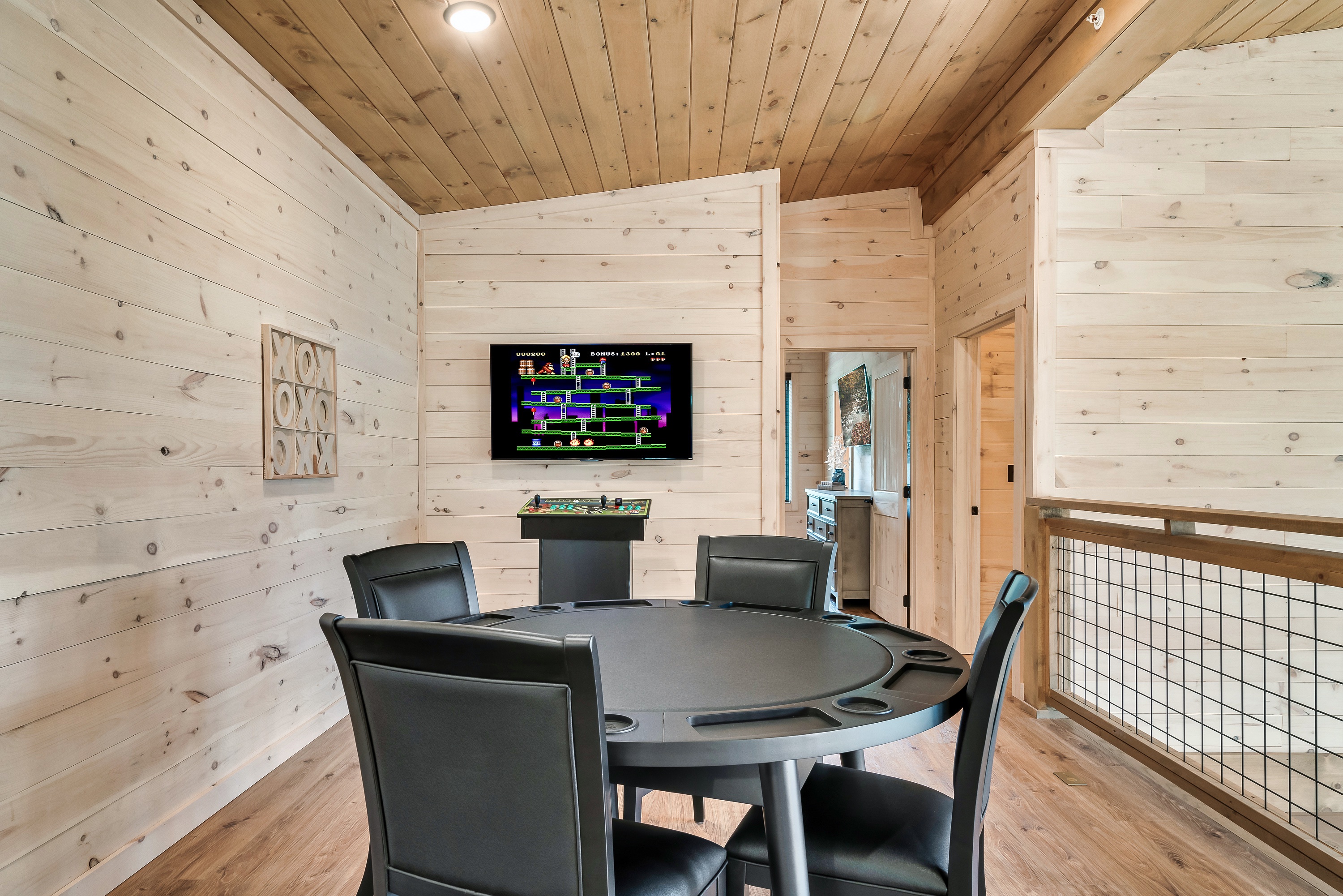 Gatlinburg, Tennessee, 37738, United States, 5 Bedrooms Bedrooms, ,4 BathroomsBathrooms,Residential,For Sale,1920322