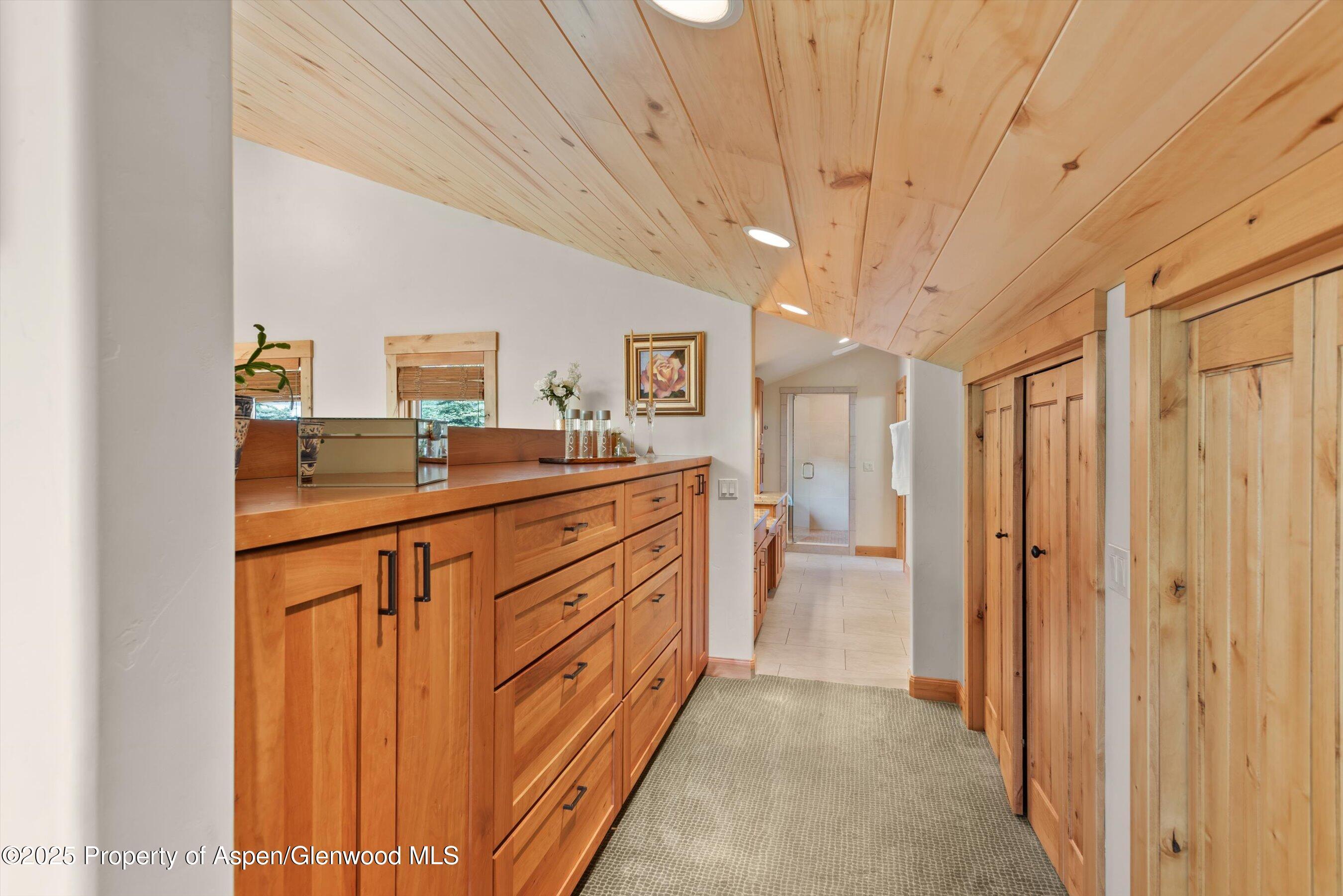 Snowmass Village, Colorado, 81615, United States, 3 Bedrooms Bedrooms, ,3 BathroomsBathrooms,Residential,For Sale,1874657