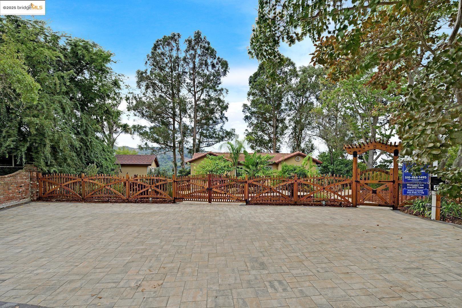 El Sobrante, California, 94803, United States, 4 Bedrooms Bedrooms, ,3 BathroomsBathrooms,Residential,For Sale,1986532