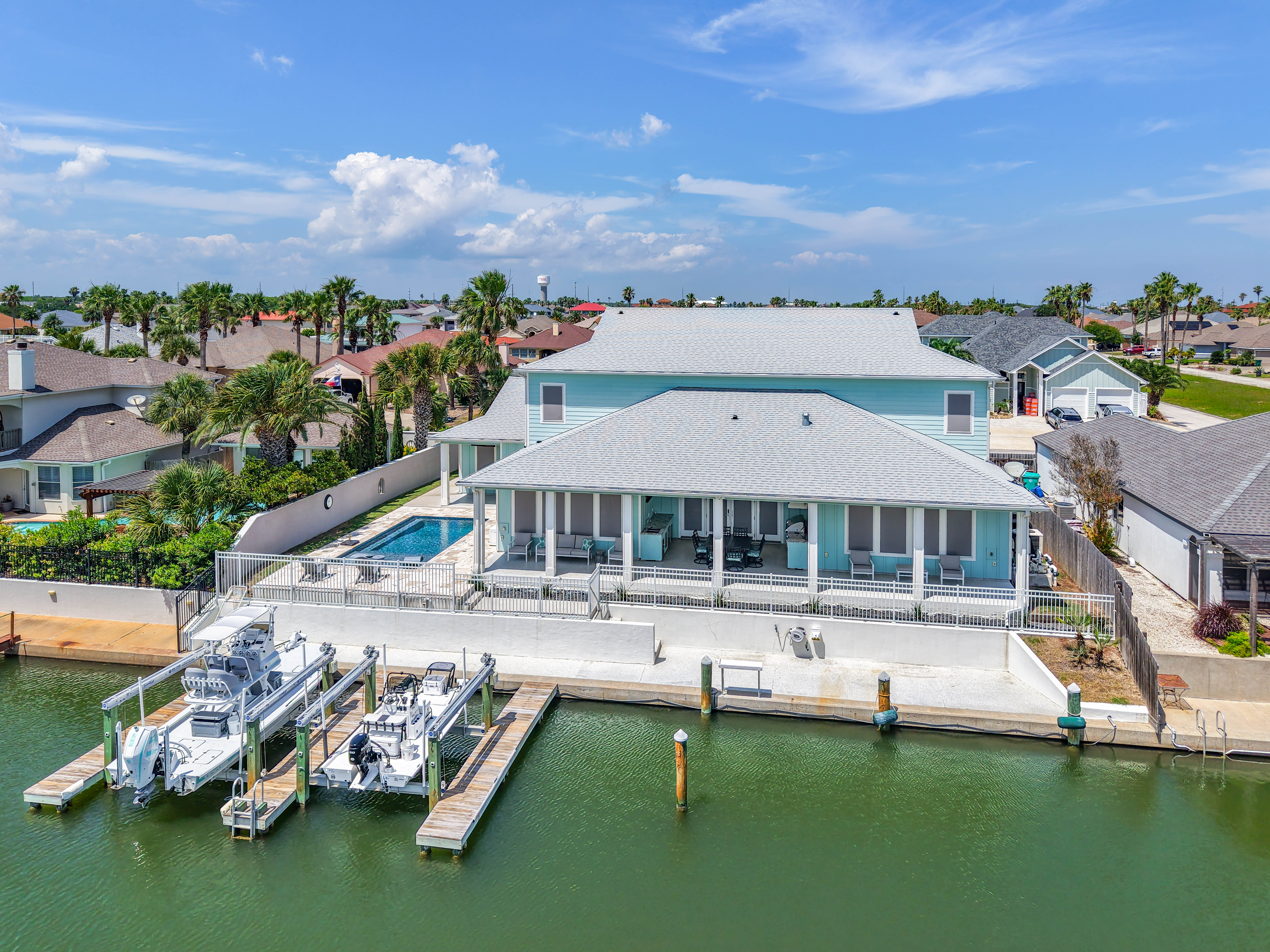  Spacious and Serene Canal-Front Living - 物件實景