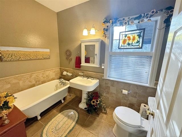 Cookson, Oklahoma, 74427, United States, 3 Bedrooms Bedrooms, ,3 BathroomsBathrooms,Residential,For Sale,1974626