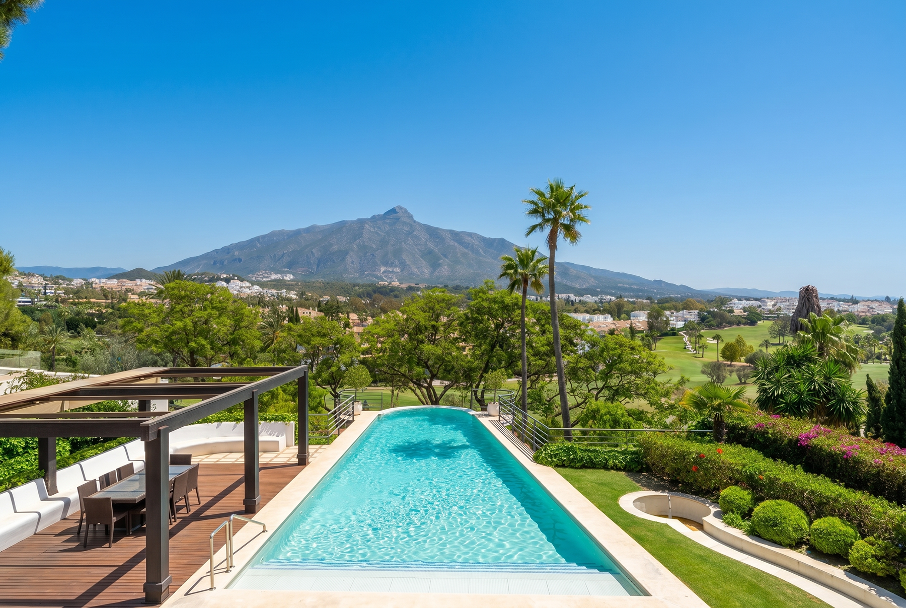 A true home in the Golf Valley with direct access to the Las Brisas golf course - 物件實景