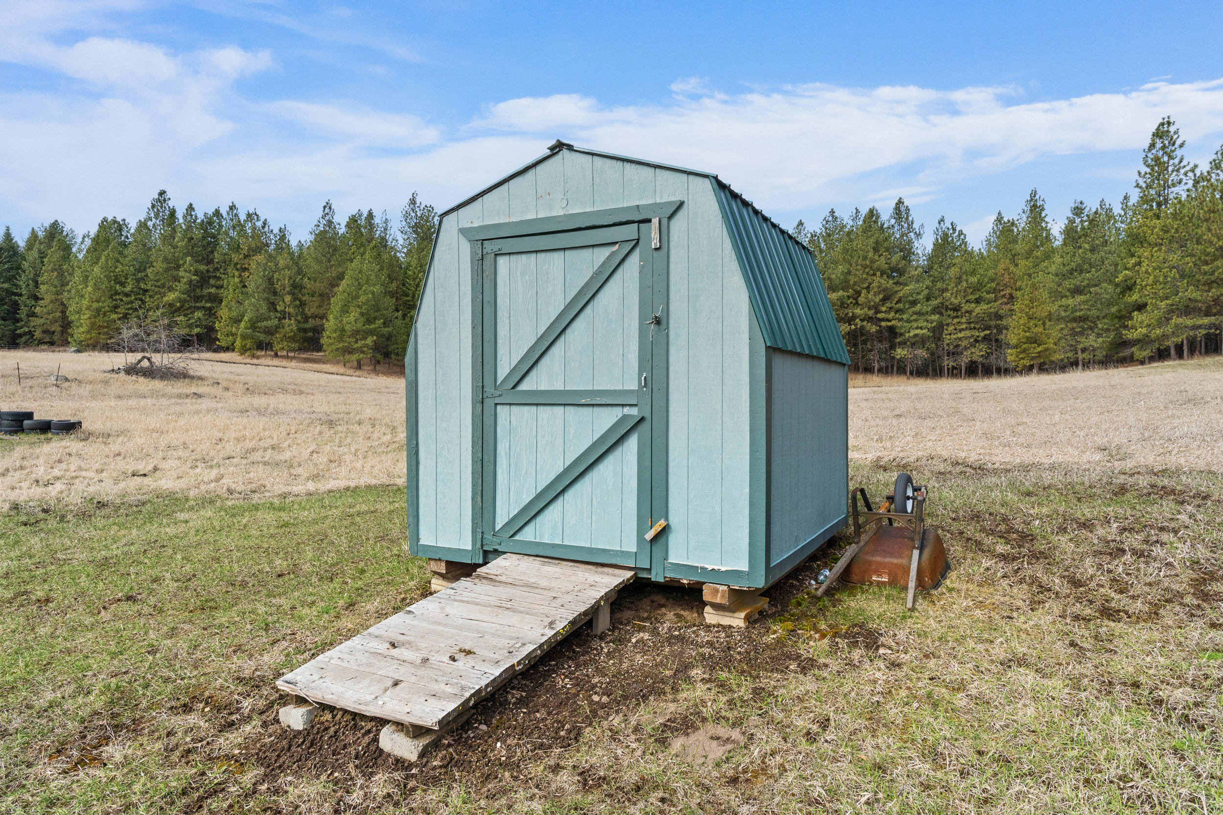 Colville, Washington, 99114, United States, 2 Bedrooms Bedrooms, ,3 BathroomsBathrooms,Residential,For Sale,1763209