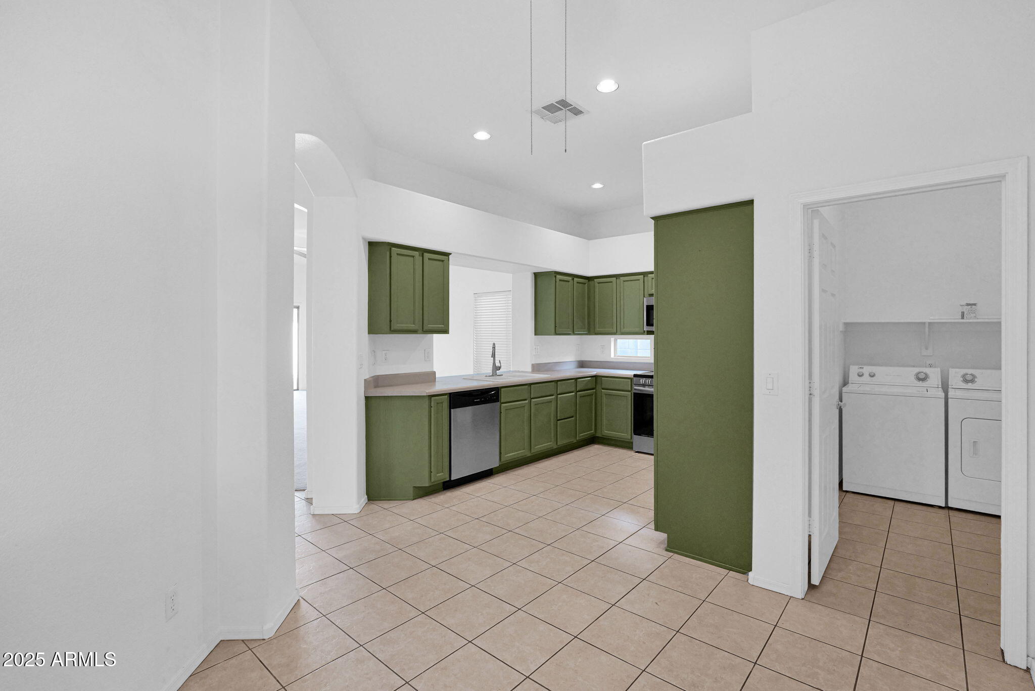 Gold Canyon, Arizona, 85118, United States, 3 Bedrooms Bedrooms, ,2 BathroomsBathrooms,Residential,For Sale,1993250