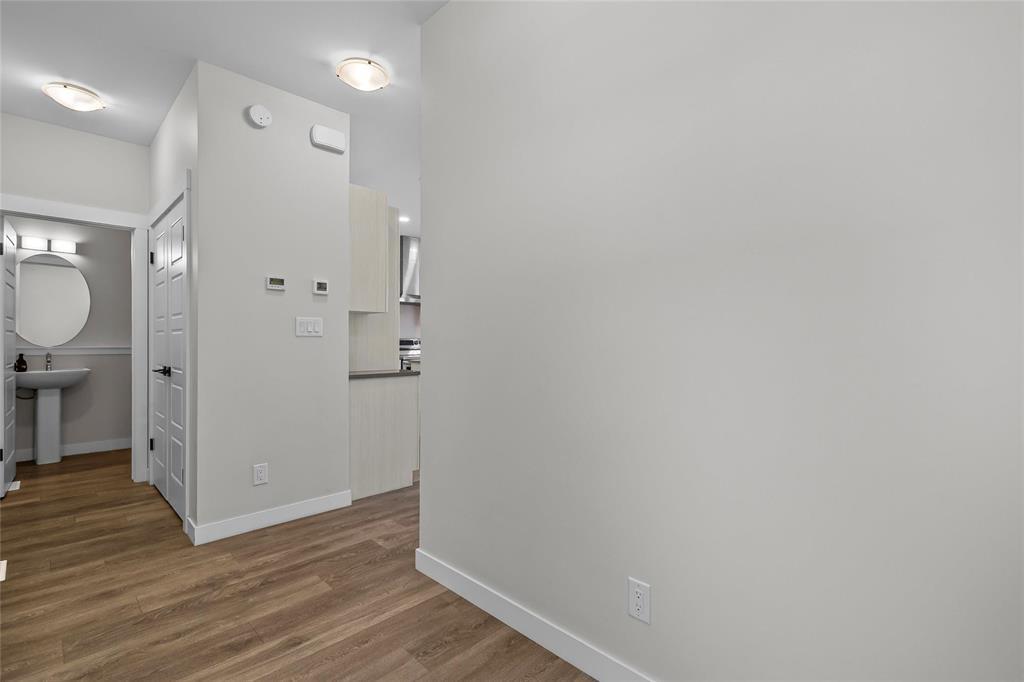 WINNIPEG, Manitoba, R2V 5C8, CA, 3 Bedrooms Bedrooms, ,2 BathroomsBathrooms,Residential,For Sale,1947801