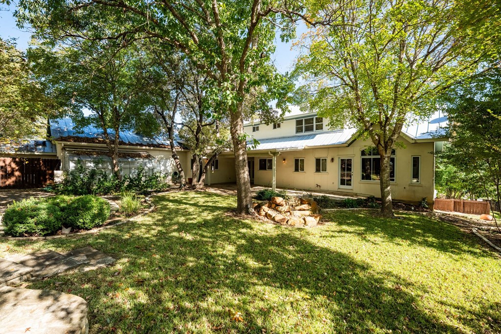 Kerrville, Texas, 78028, United States, 3 Bedrooms Bedrooms, ,5 BathroomsBathrooms,Residential,For Sale,2002478