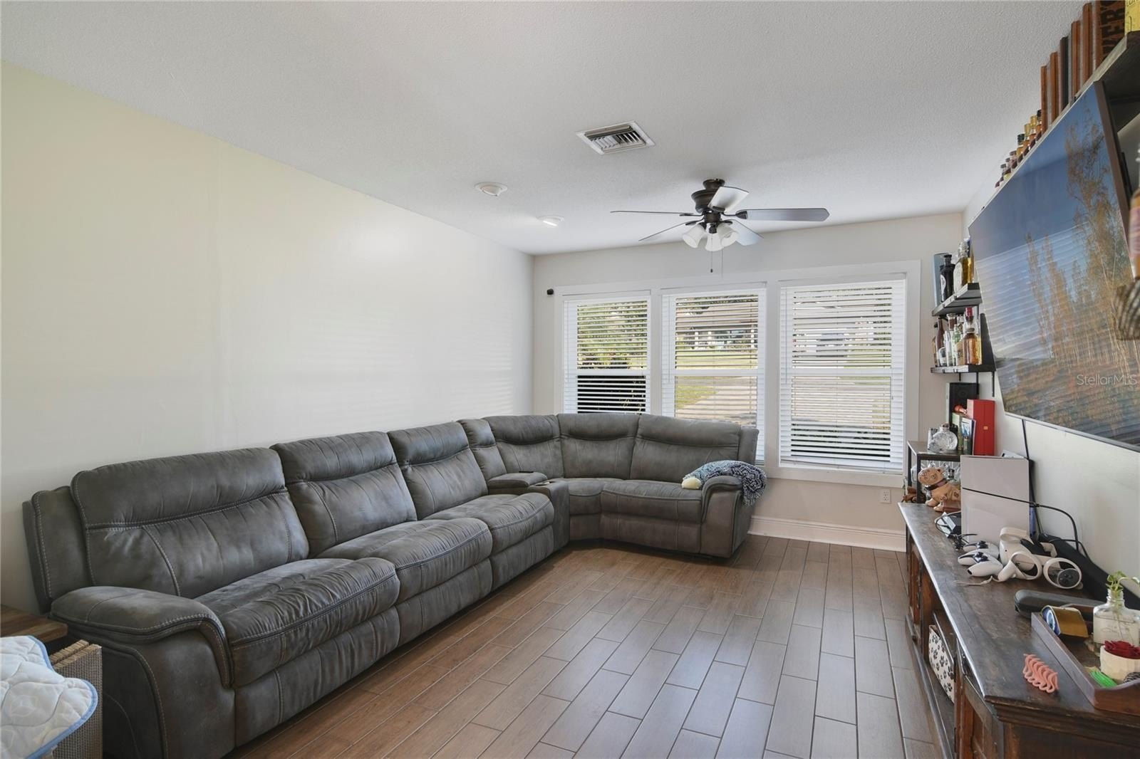 EUSTIS, Florida, 32726, United States, 4 Bedrooms Bedrooms, ,3 BathroomsBathrooms,Residential,For Sale,1978501