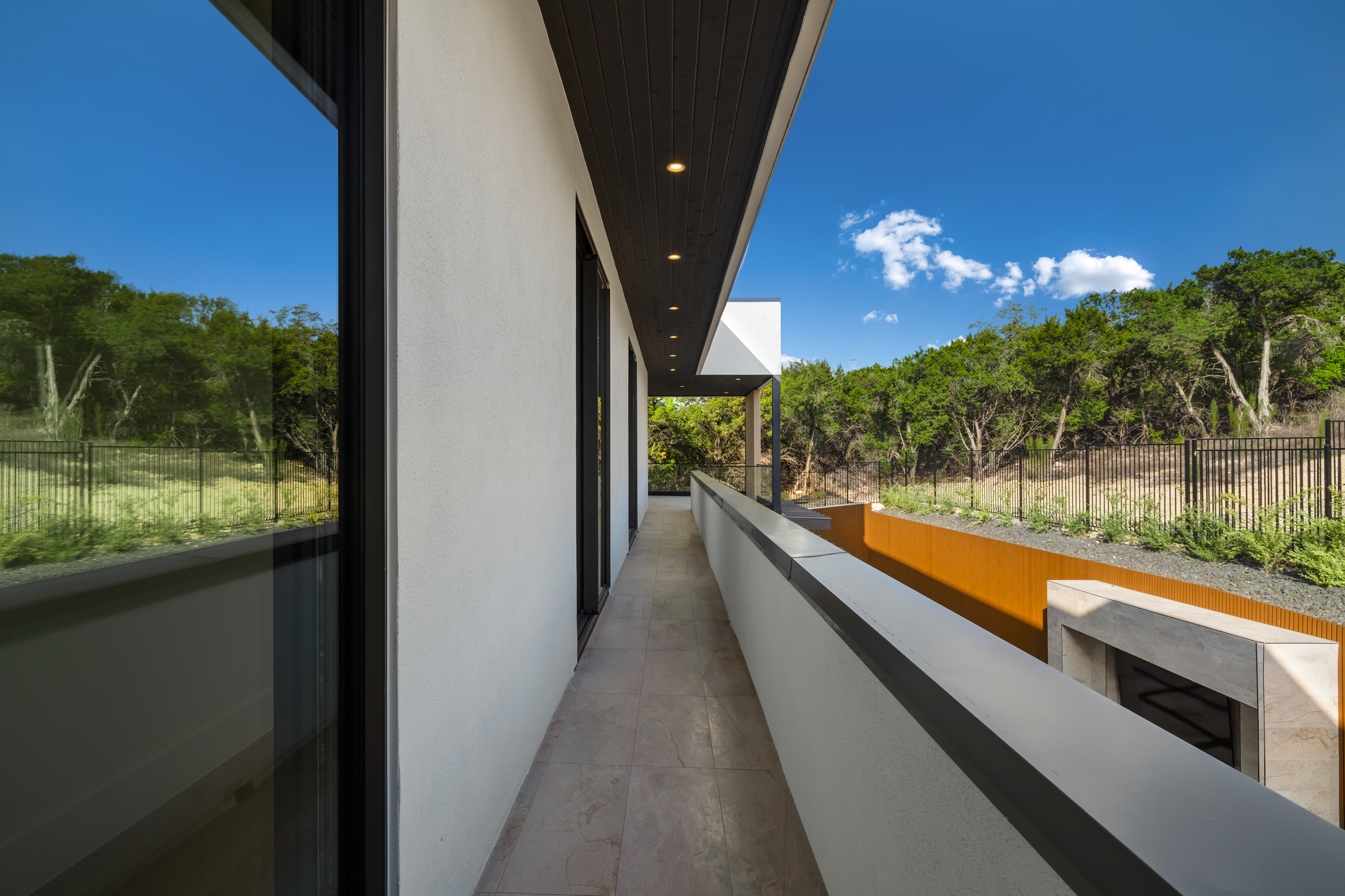  Bold Contemporary Estate for Elevated Living - 物件實景