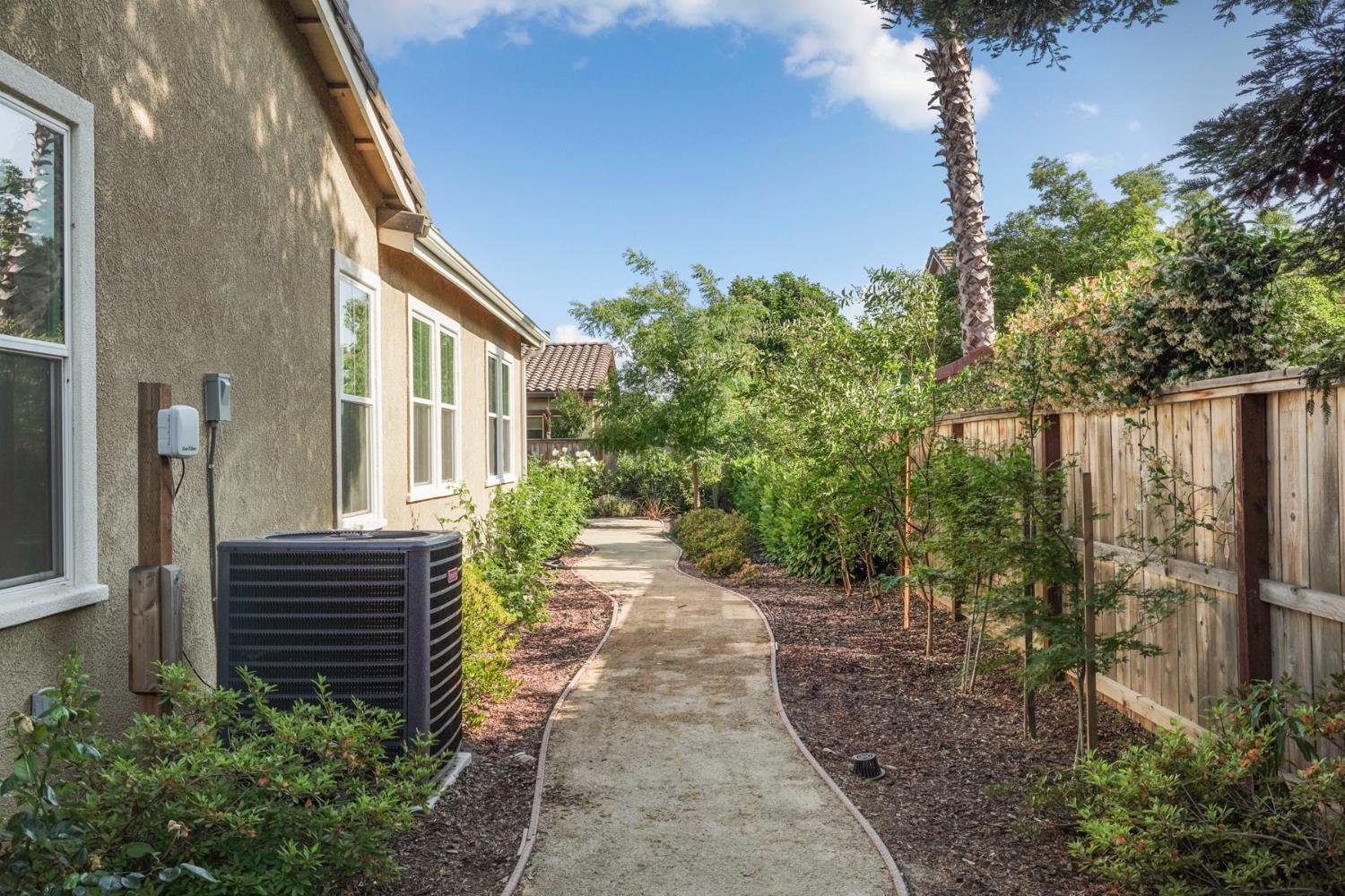 Lodi, California, 95242, United States, 2 Bedrooms Bedrooms, ,3 BathroomsBathrooms,Residential,For Sale,1848550