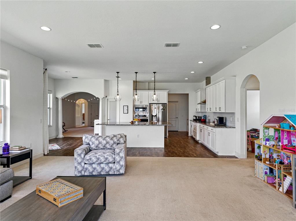 Lakeland, Florida, 33813, United States, 4 Bedrooms Bedrooms, ,3 BathroomsBathrooms,Residential,For Sale,1829235