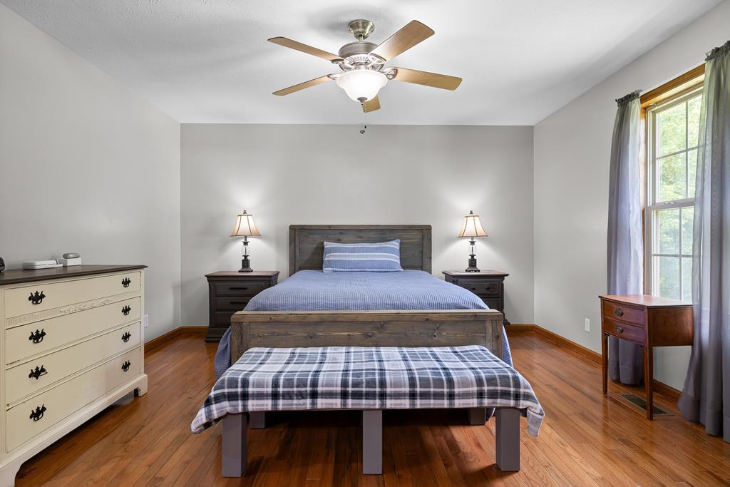 Ringgold, Georgia, 30736, United States, 6 Bedrooms Bedrooms, ,4 BathroomsBathrooms,Residential,For Sale,1927527