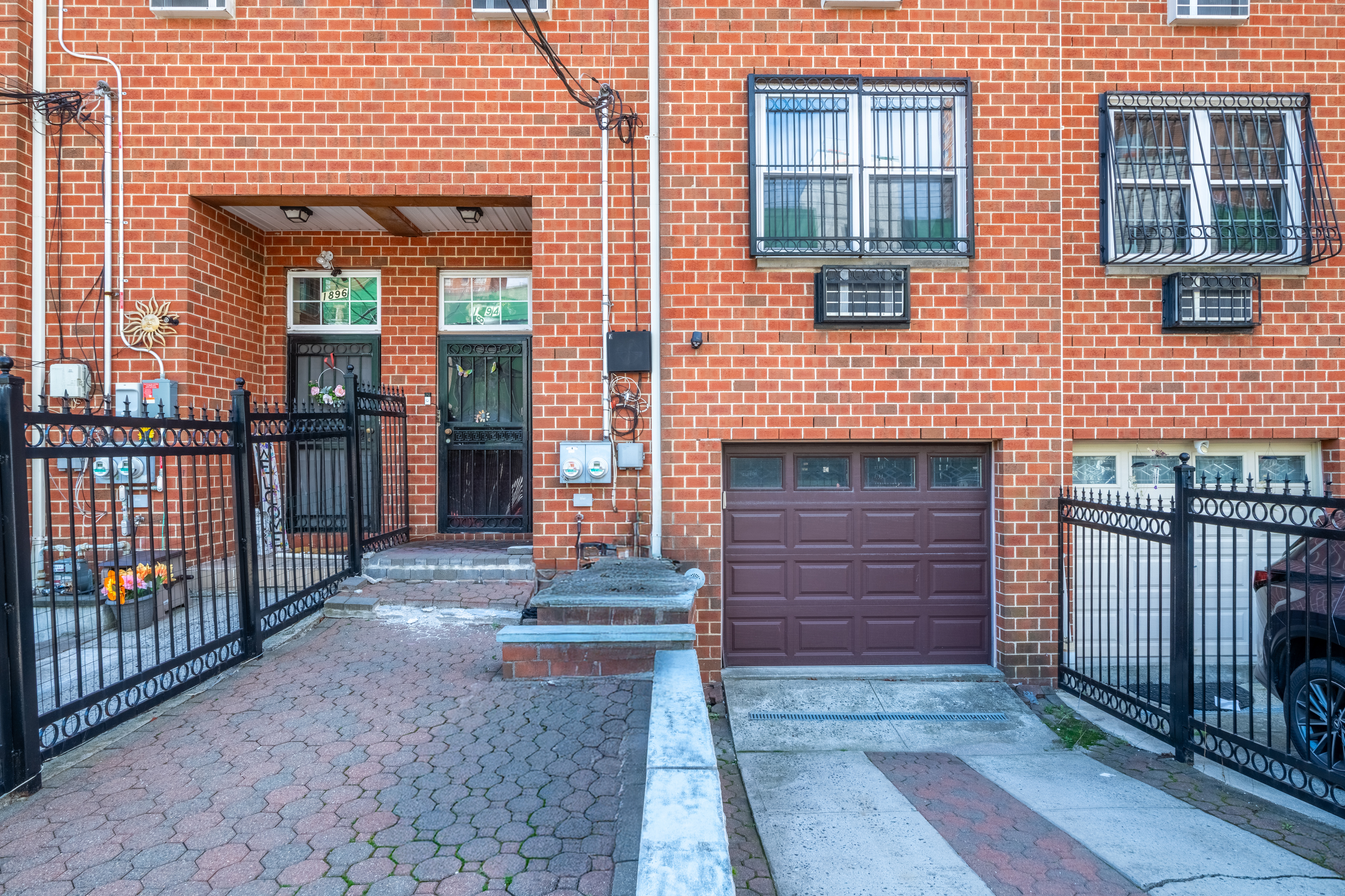 Bronx, New York, 10743, United States, 5 Bedrooms Bedrooms, ,3 BathroomsBathrooms,Residential,For Sale,1823007