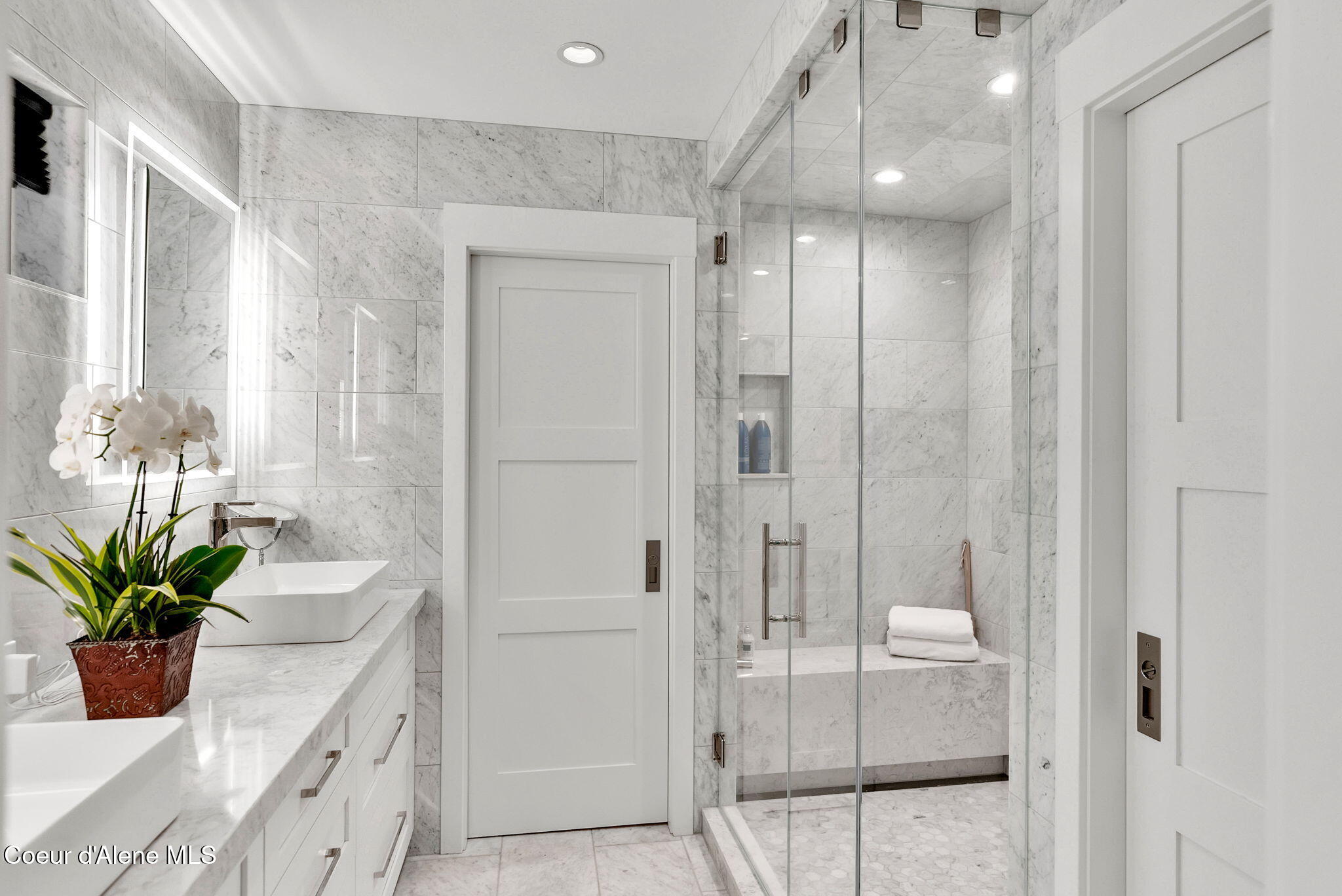 Hayden Lake, Idaho, 83835, United States, 4 Bedrooms Bedrooms, ,4 BathroomsBathrooms,Residential,For Sale,1983498