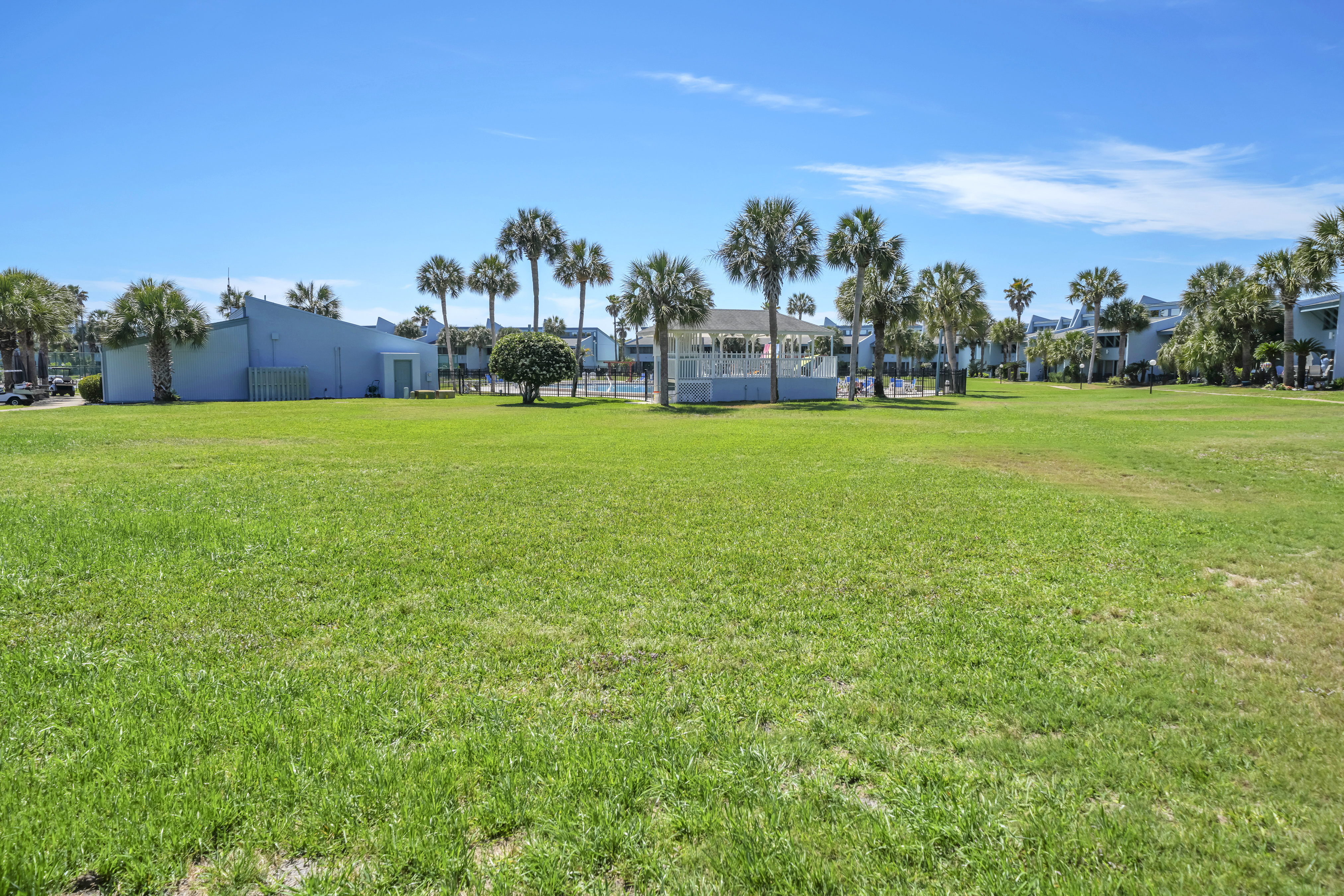  Panama City Beach Townhouse with Private Beach Access & Rental-Ready Appeal - 物件實景