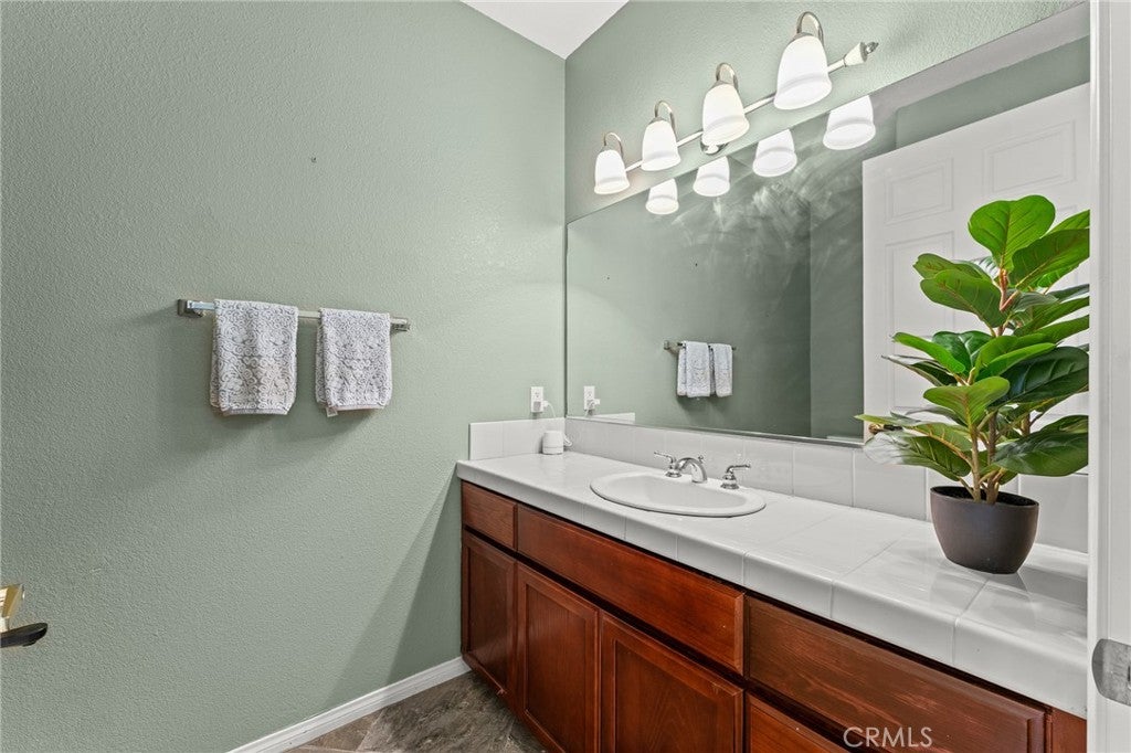 Yucaipa, California, 92399, United States, 4 Bedrooms Bedrooms, ,3 BathroomsBathrooms,Residential,For Sale,1895325