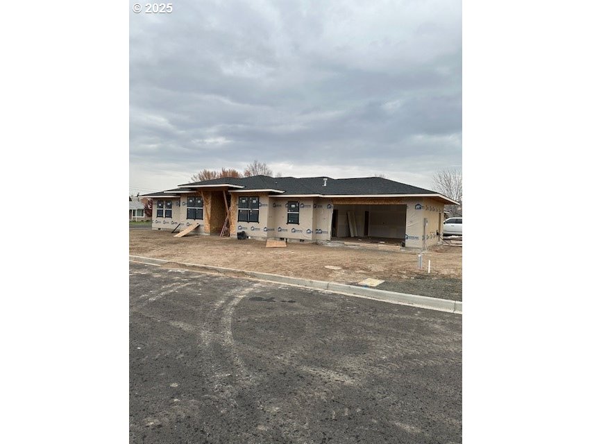 Pendleton, Oregon, 97801, United States, 3 Bedrooms Bedrooms, ,2 BathroomsBathrooms,Residential,For Sale,1992875