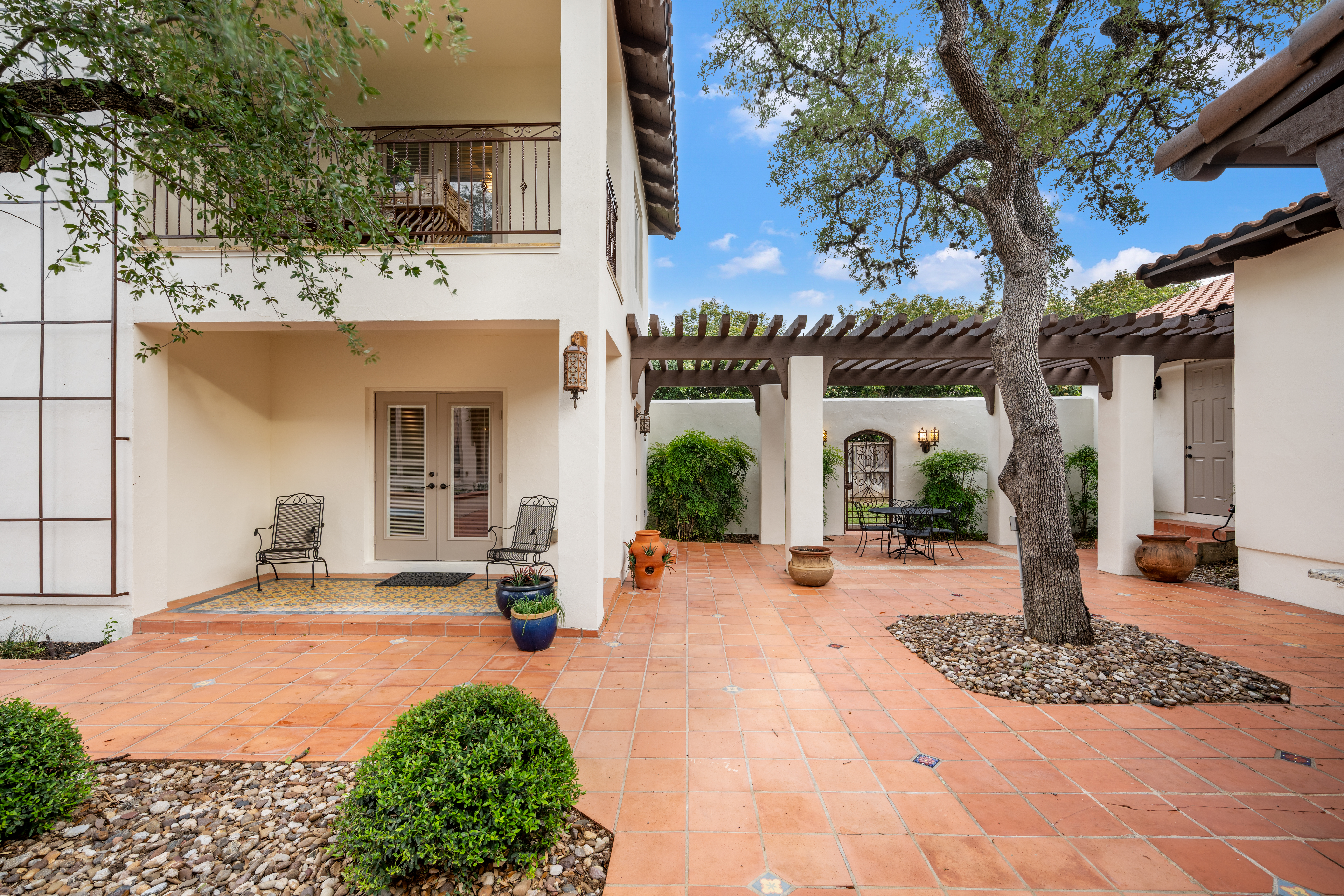  Custom Estate with Pool, Courtyard and Wine Room - 物件實景