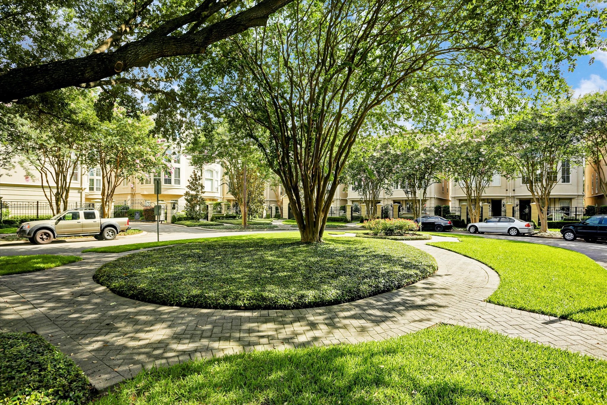  1515 Hyde Park Boulevard #5 - 物件實景