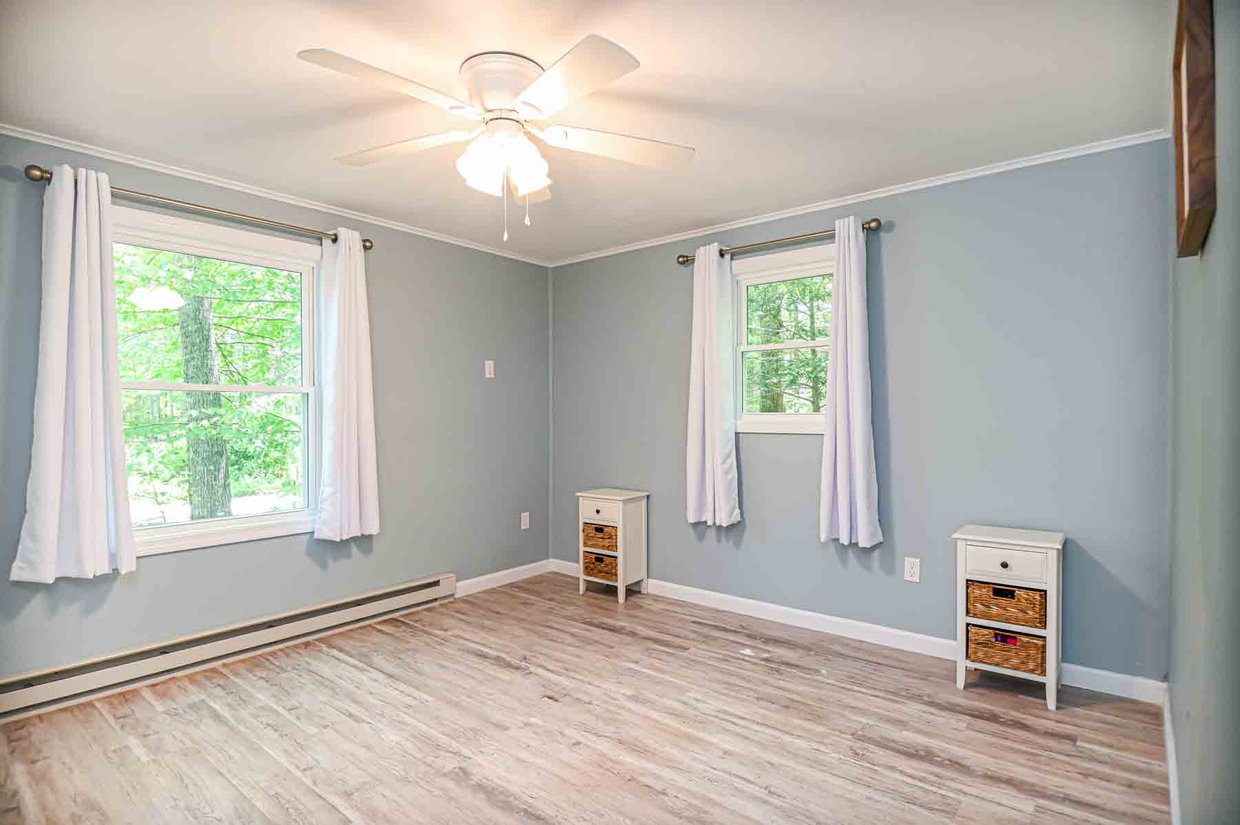 York, Maine, 03909, United States, 3 Bedrooms Bedrooms, ,1 BathroomBathrooms,Residential,For Sale,1965511