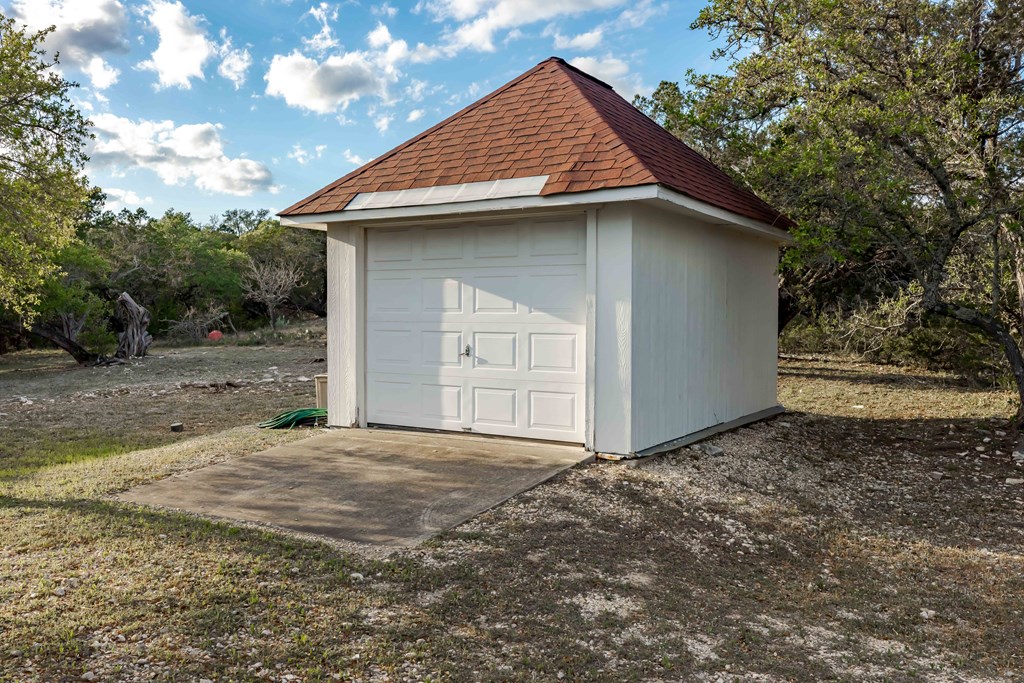 Kerrville, Texas, 78028, United States, 4 Bedrooms Bedrooms, ,4 BathroomsBathrooms,Residential,For Sale,1921517