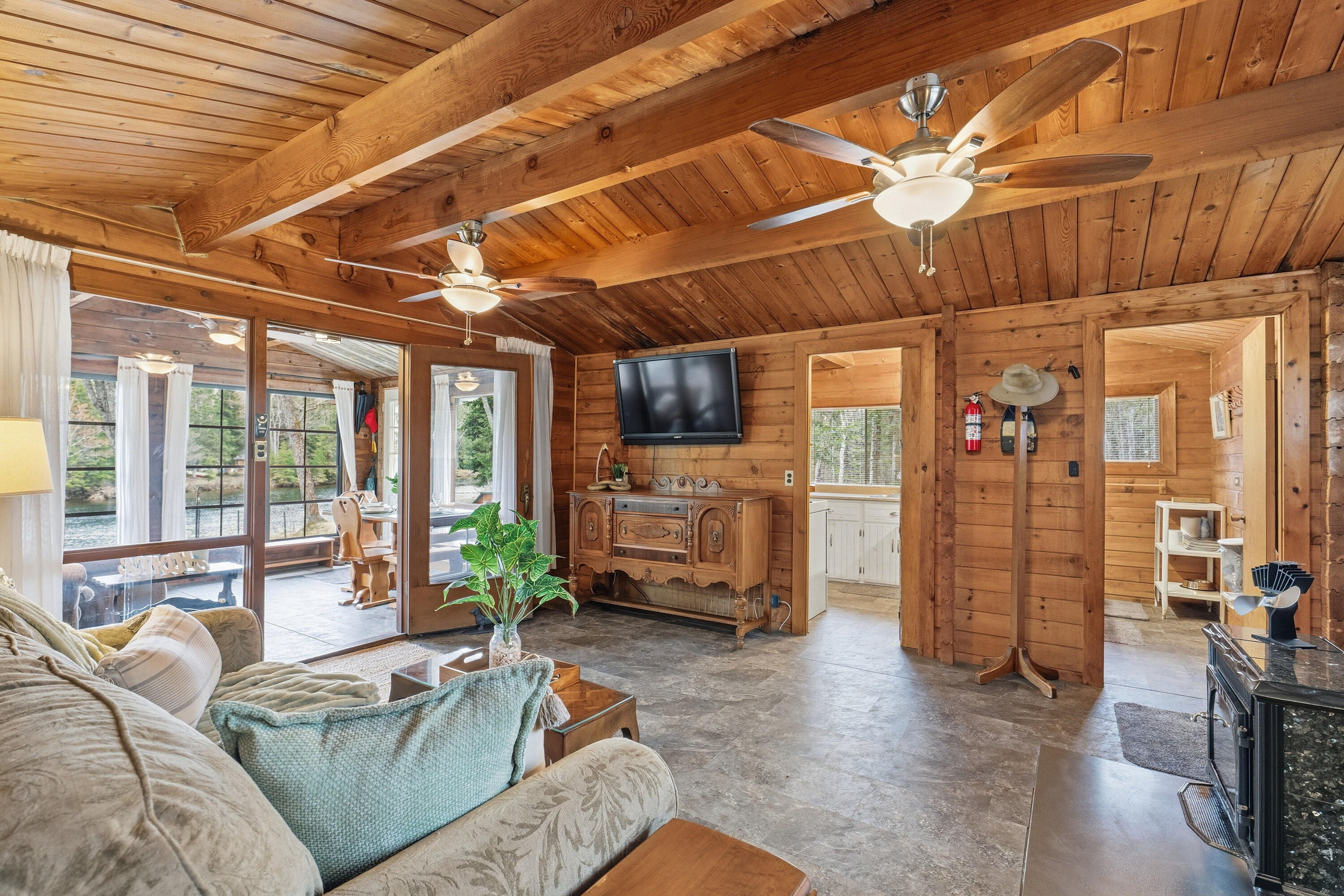  Muskoka River Cottage Charm - 物件實景