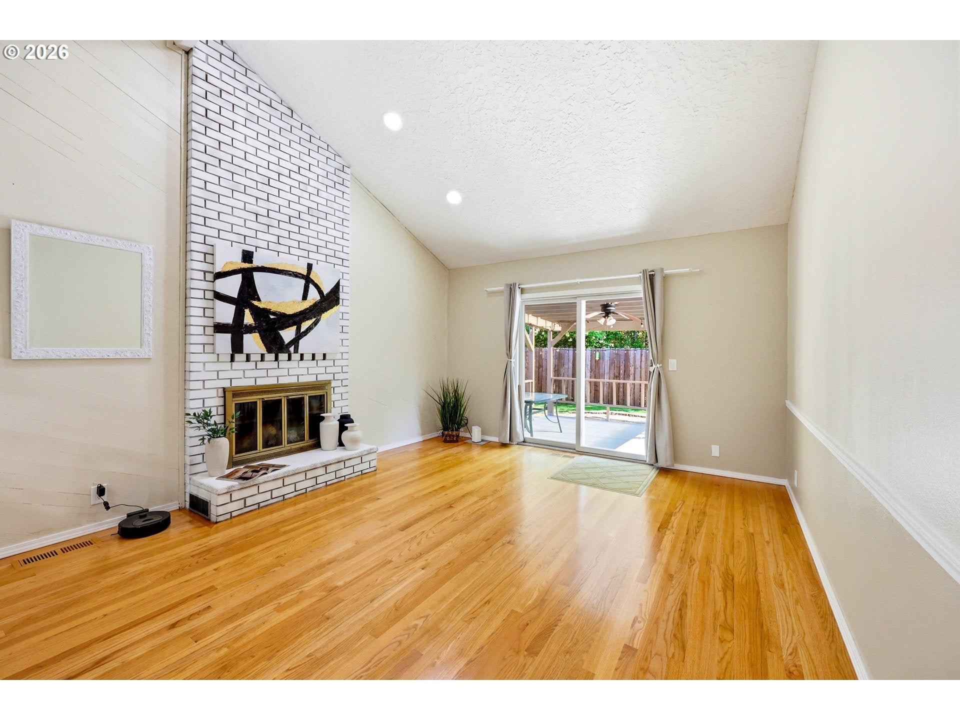 Beaverton, Oregon, 97006, United States, 3 Bedrooms Bedrooms, ,3 BathroomsBathrooms,Residential,For Sale,2043639