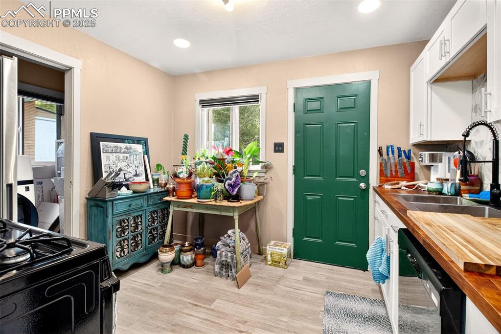 Colorado Springs, Colorado, 80904, United States, ,Residential,For Sale,1972631