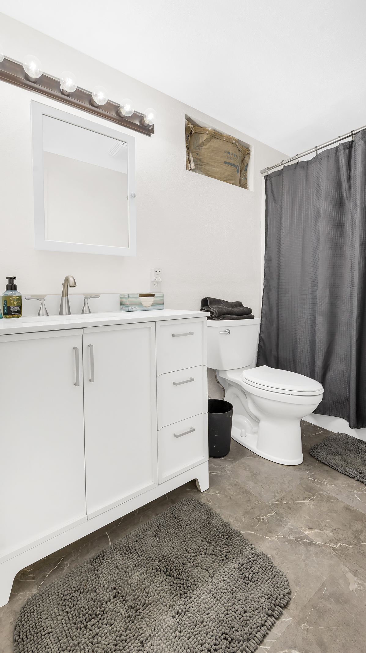 Waterloo, Illinois, 62298, United States, 3 Bedrooms Bedrooms, ,3 BathroomsBathrooms,Residential,For Sale,1986147