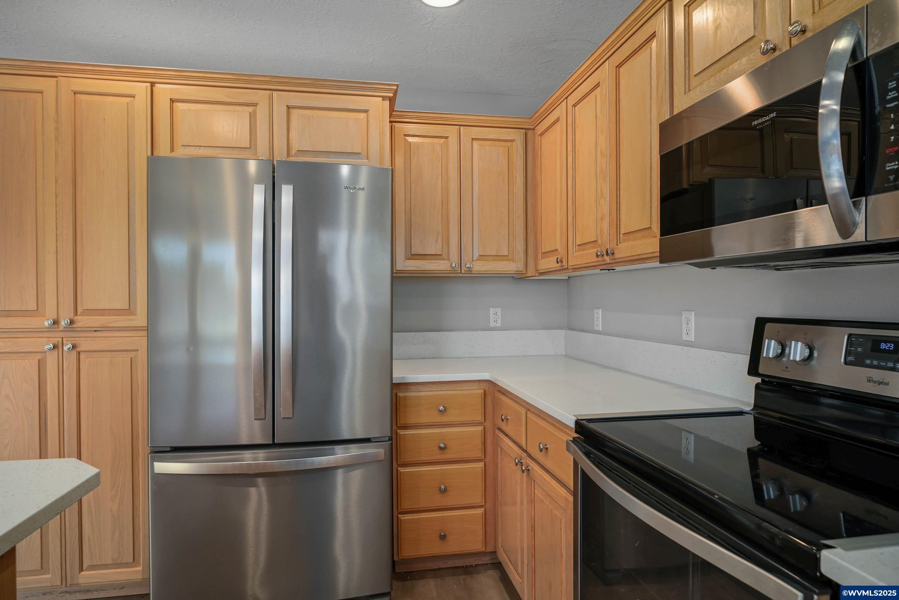 Salem, Oregon, 97304, United States, 3 Bedrooms Bedrooms, ,2 BathroomsBathrooms,Residential,For Sale,1838478