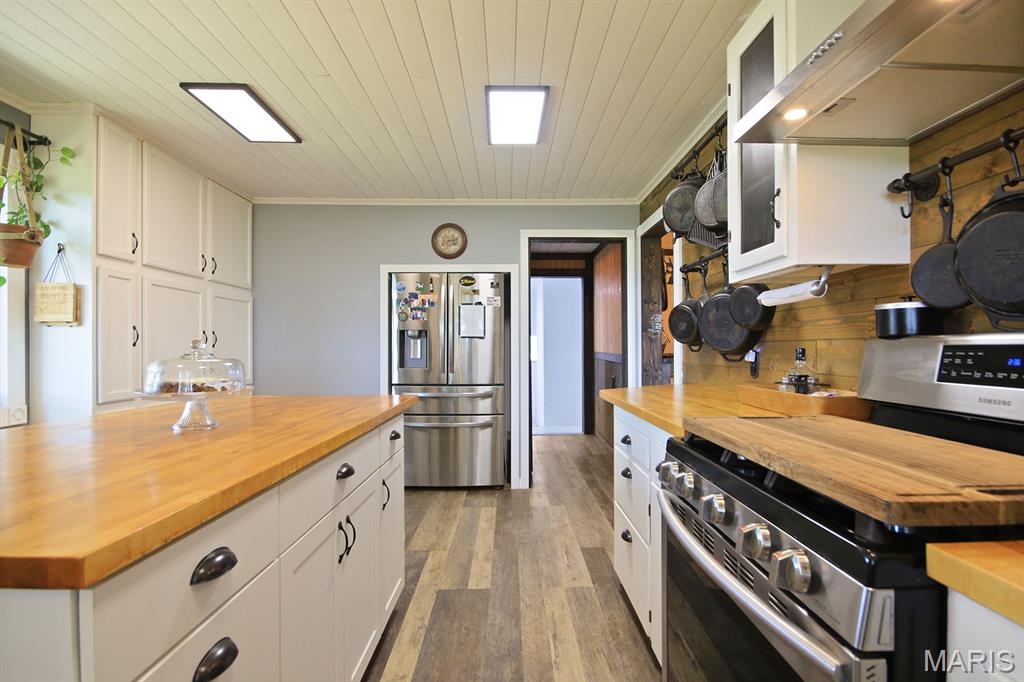 Lebanon, Missouri, 65536, United States, 3 Bedrooms Bedrooms, ,2 BathroomsBathrooms,Residential,For Sale,1982257