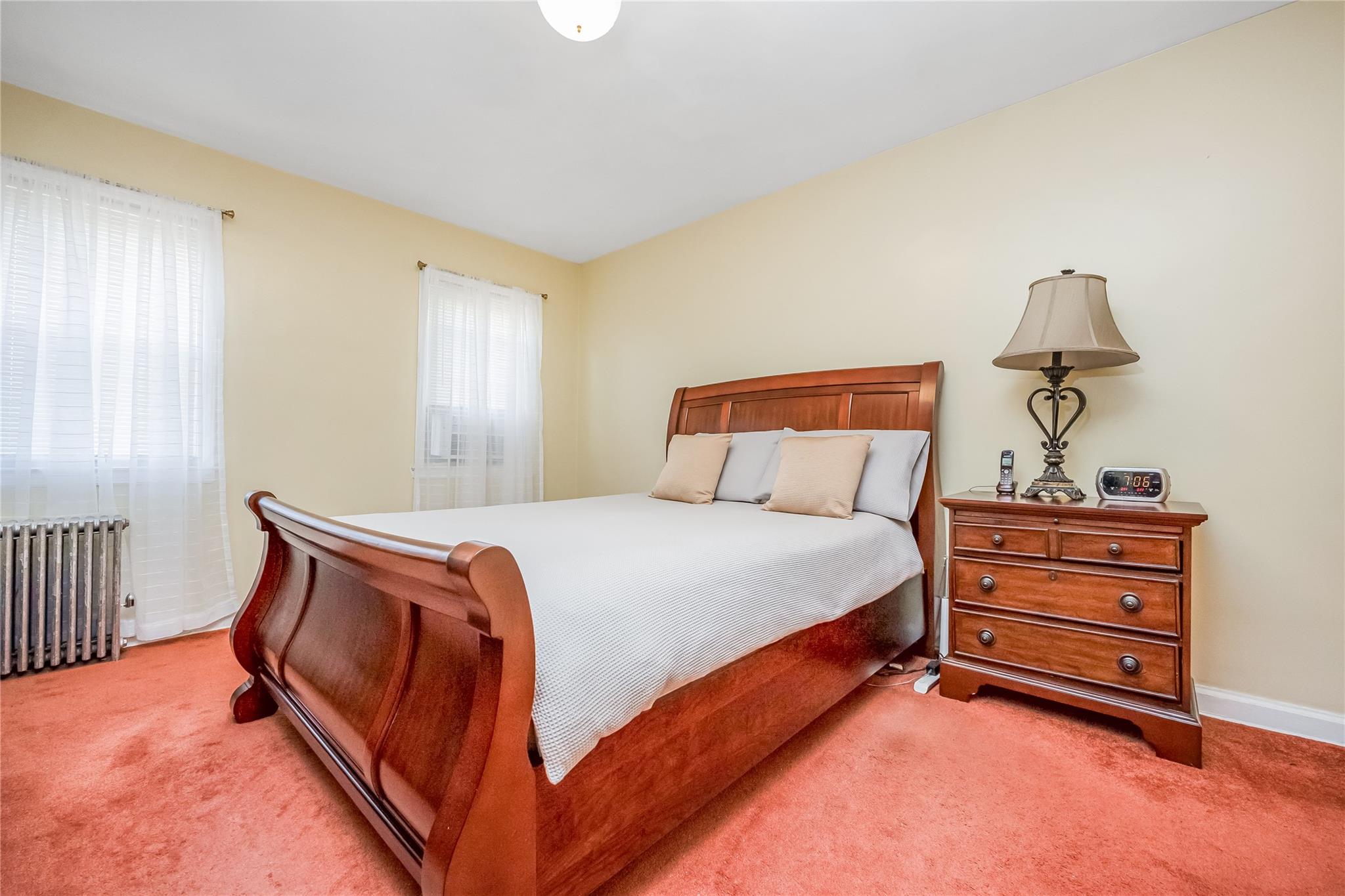Cambria Heights, New York, 11429, United States, 3 Bedrooms Bedrooms, ,2 BathroomsBathrooms,Residential,For Sale,1877531
