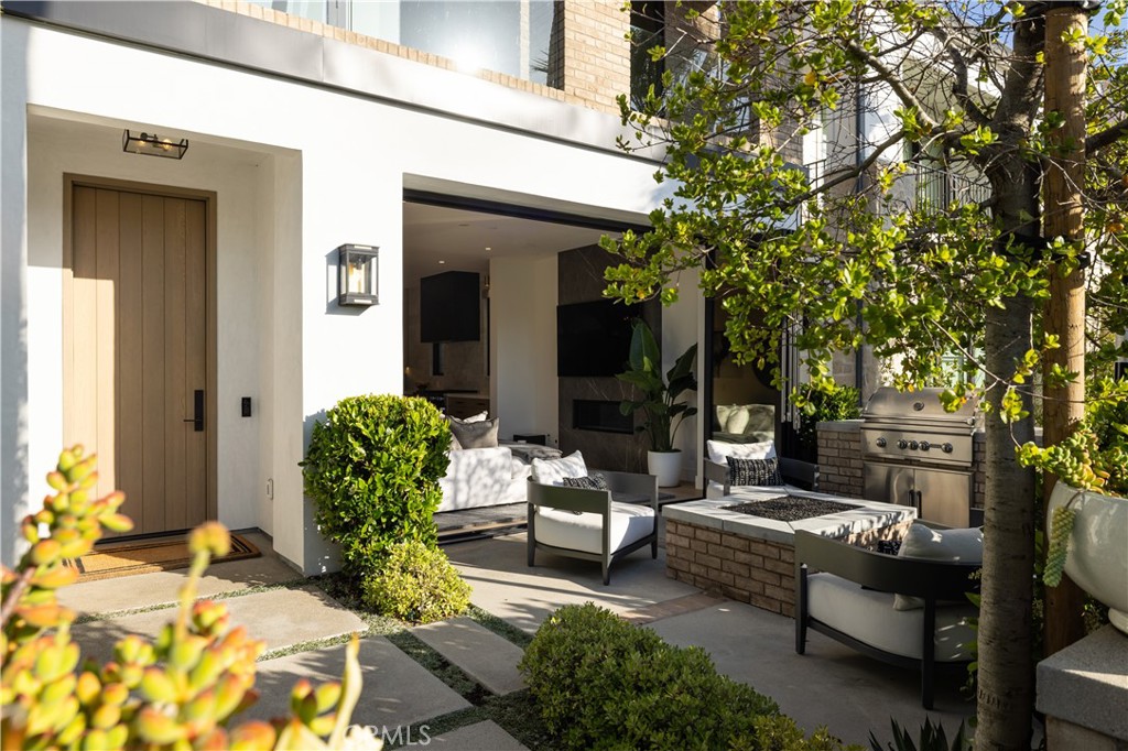 Corona del Mar, California, 92625, United States, 3 Bedrooms Bedrooms, ,4 BathroomsBathrooms,Residential,For Sale,1837053