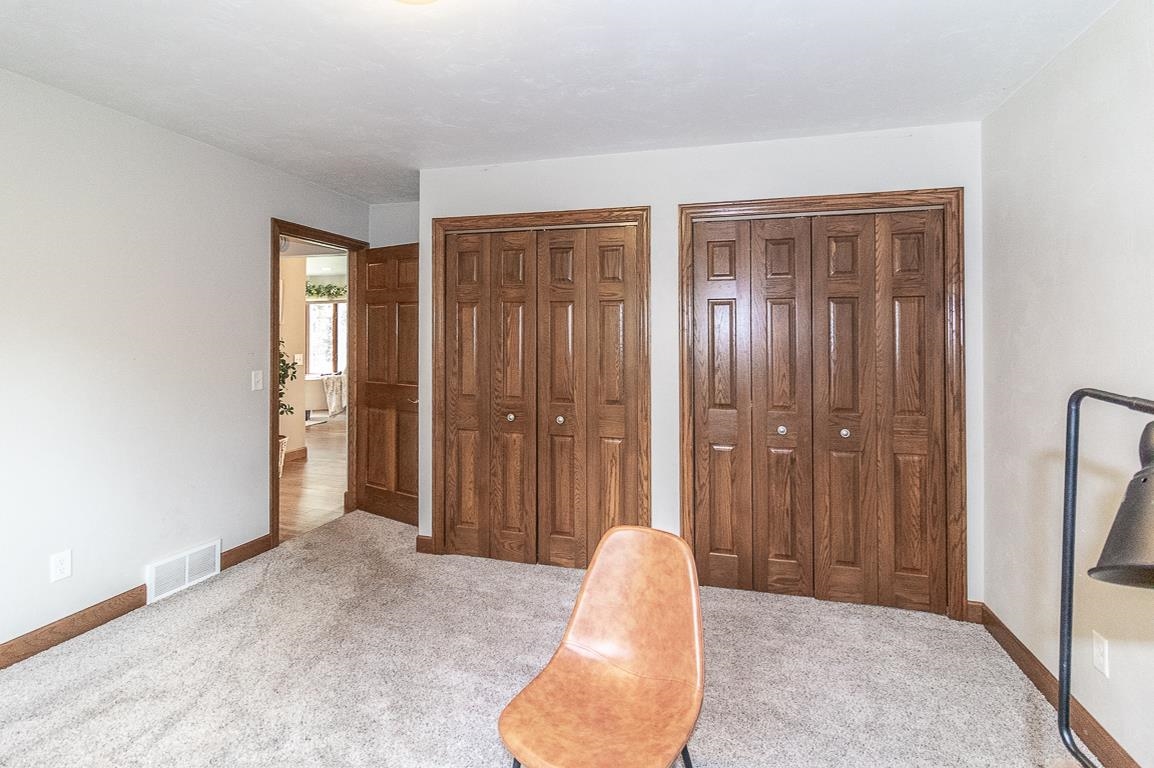 New London, Wisconsin, 54961-8021, United States, 4 Bedrooms Bedrooms, ,2 BathroomsBathrooms,Residential,For Sale,2008203