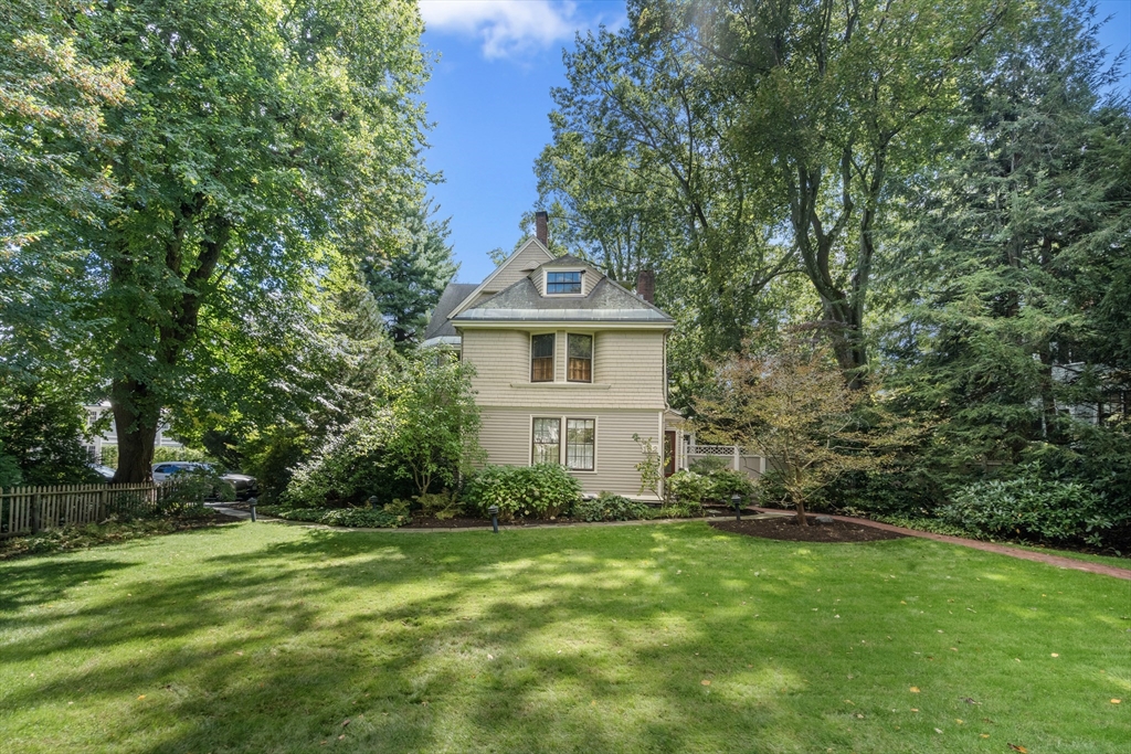 Cambridge, Massachusetts, 02138, United States, 6 Bedrooms Bedrooms, ,4 BathroomsBathrooms,Residential,For Sale,1957179