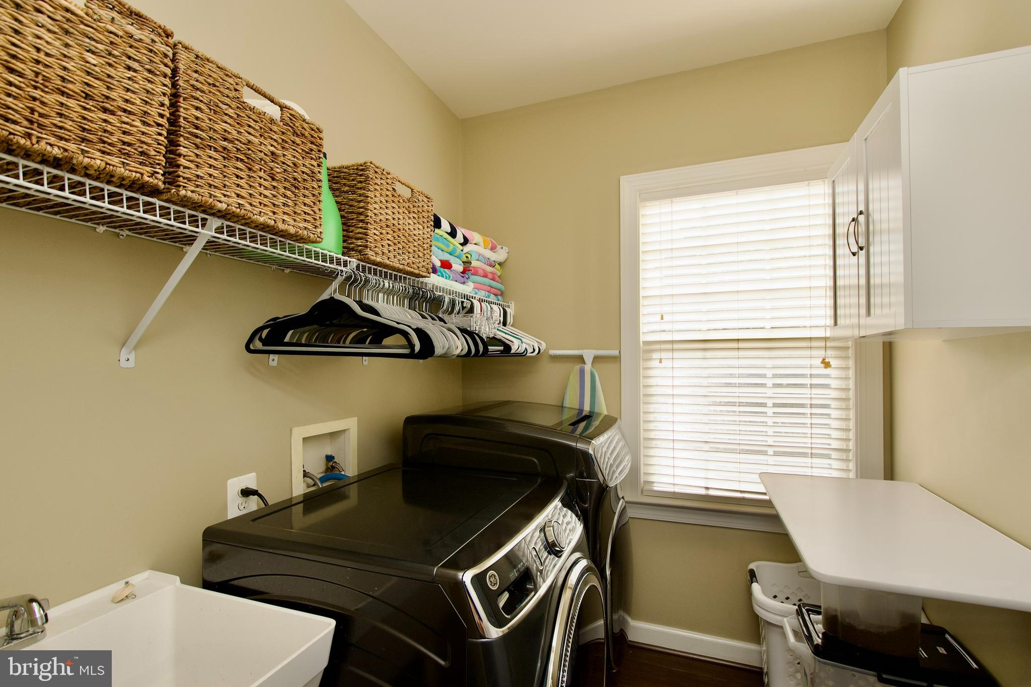 Aldie, Virginia, 20105, United States, 4 Bedrooms Bedrooms, ,5 BathroomsBathrooms,Residential,For Sale,1943897