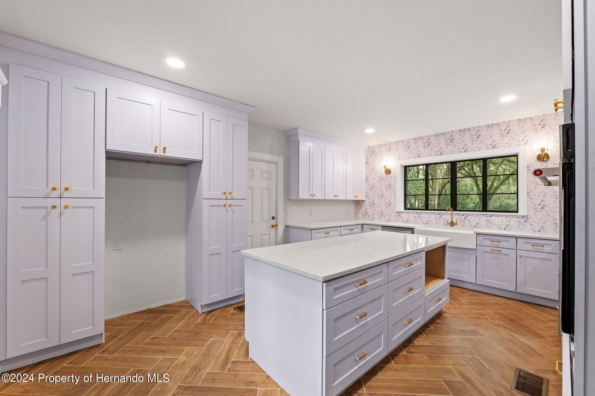 Brooksville, Florida, 34601, United States, 5 Bedrooms Bedrooms, ,3 BathroomsBathrooms,Residential,For Sale,1923467
