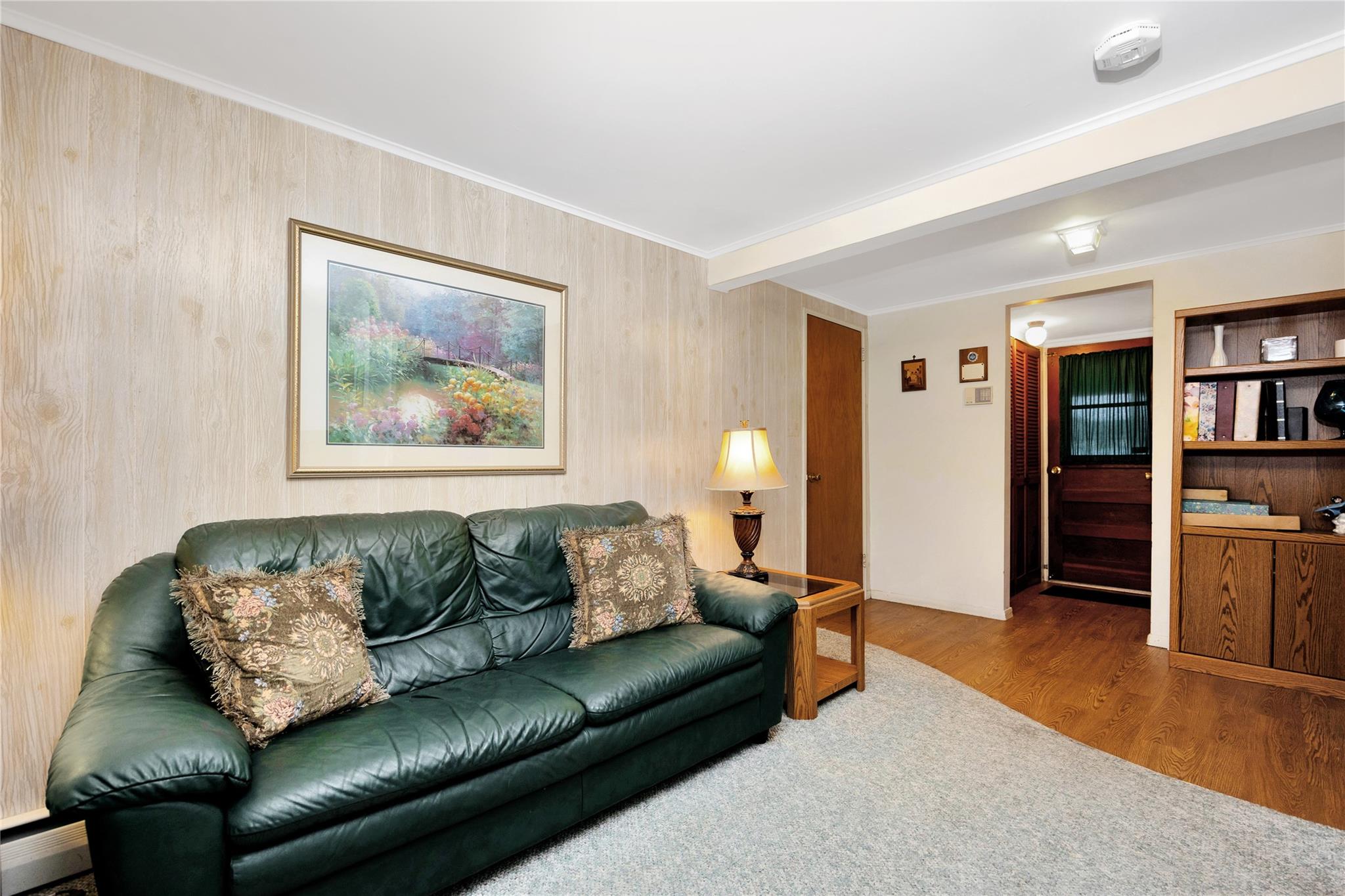 Farmingdale, New York, 11735, United States, 3 Bedrooms Bedrooms, ,2 BathroomsBathrooms,Residential,For Sale,1793248