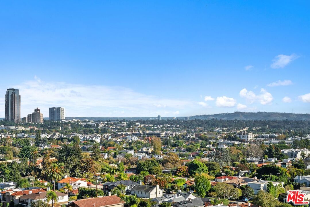 Los Angeles, California, 90024, United States, 2 Bedrooms Bedrooms, ,3 BathroomsBathrooms,Residential,For Sale,1993484