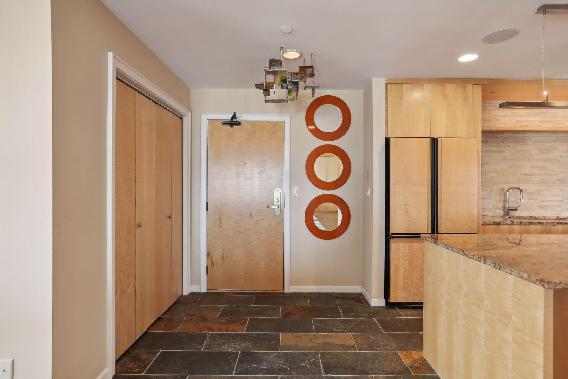 Minneapolis, Minnesota, 55403, United States, 2 Bedrooms Bedrooms, ,1 BathroomBathrooms,Residential,For Sale,1794027