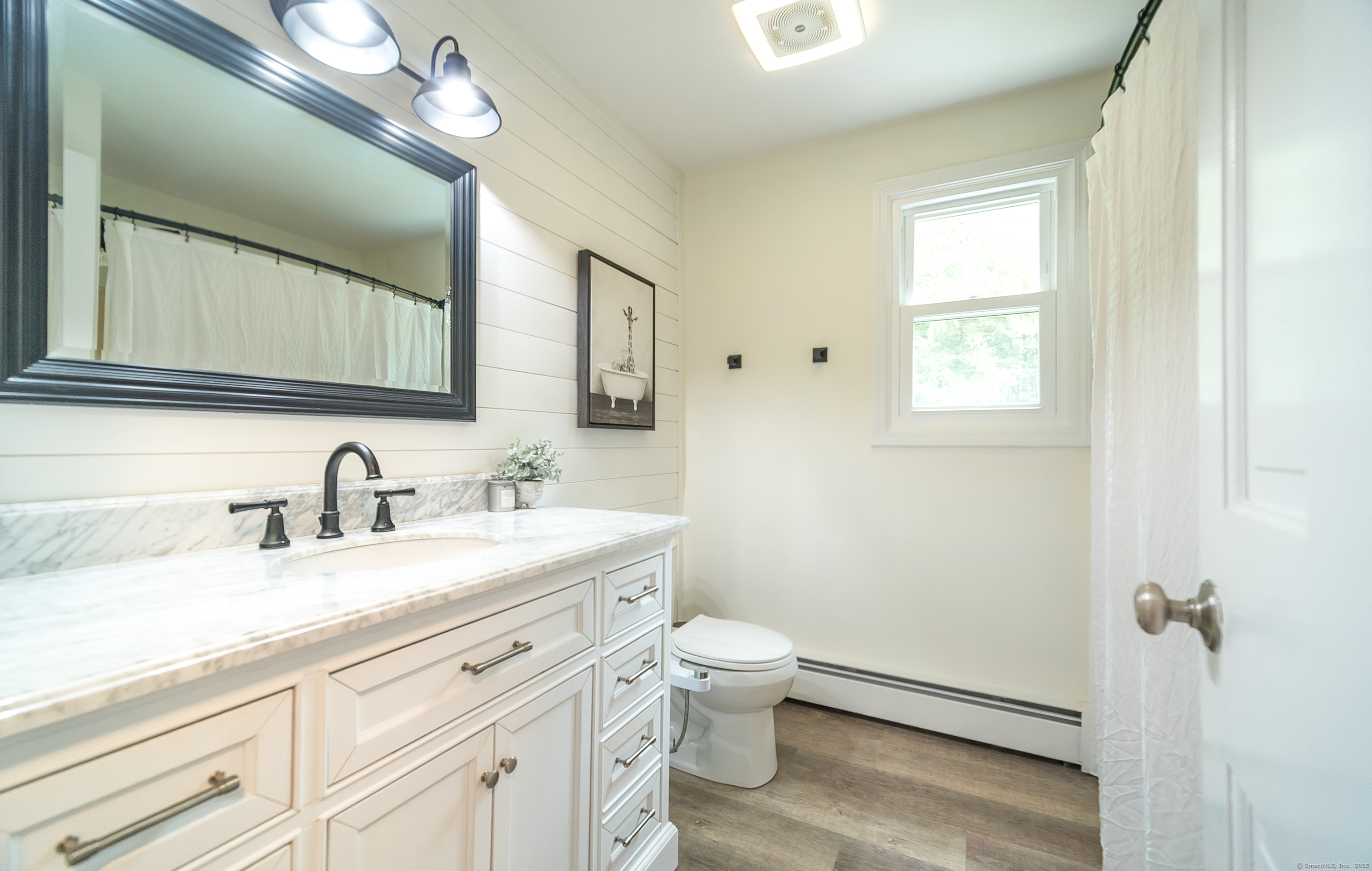 Clinton, Connecticut, 06413, United States, 3 Bedrooms Bedrooms, ,3 BathroomsBathrooms,Residential,For Sale,1939957