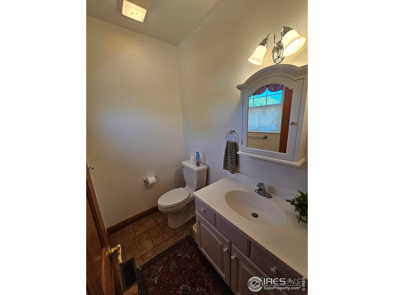 Fort Morgan, Colorado, 80701, United States, 5 Bedrooms Bedrooms, ,3 BathroomsBathrooms,Residential,For Sale,1983878