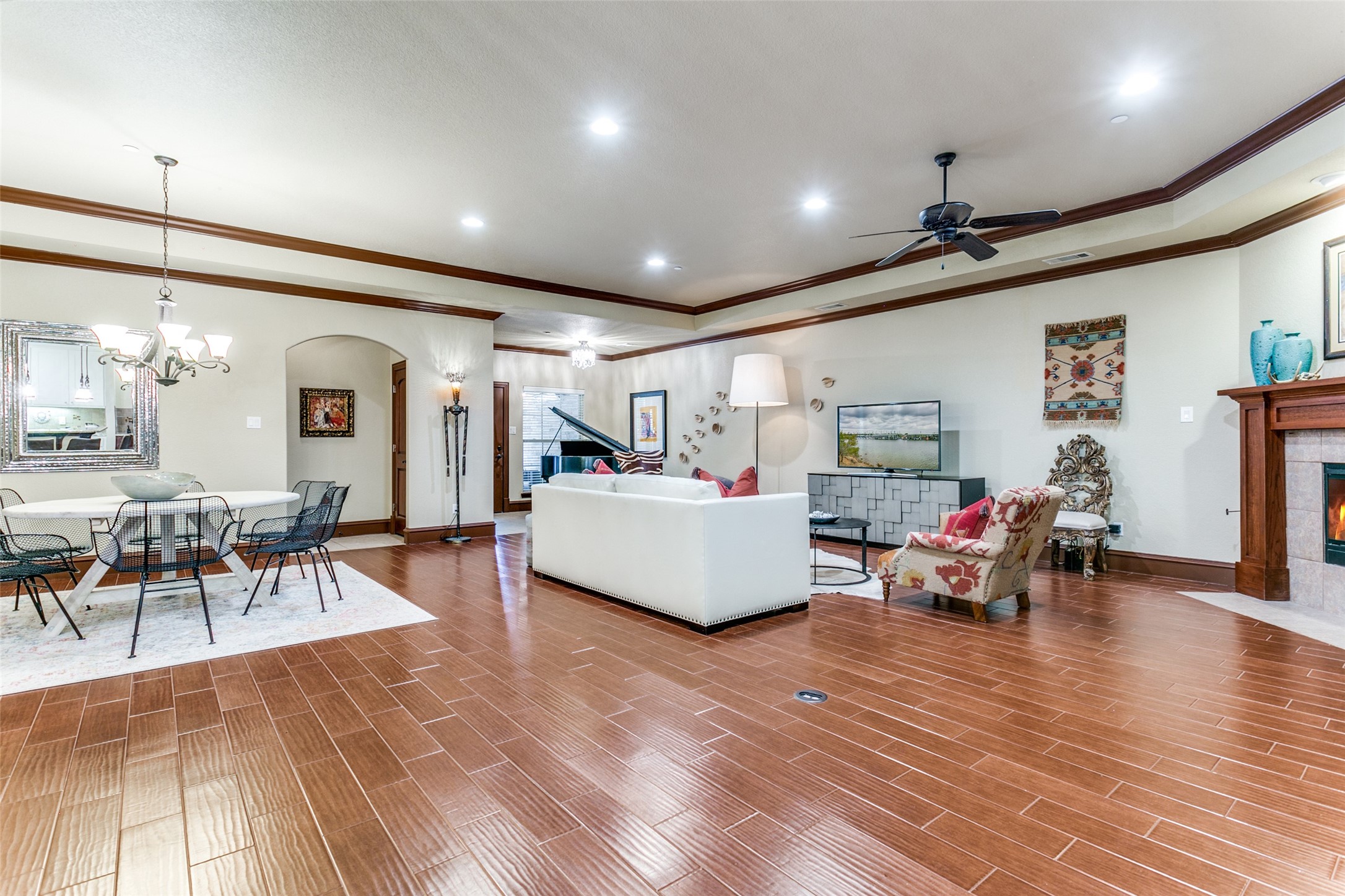 Grapevine, Texas, 76051, United States, 3 Bedrooms Bedrooms, ,2 BathroomsBathrooms,Residential,For Sale,1857561