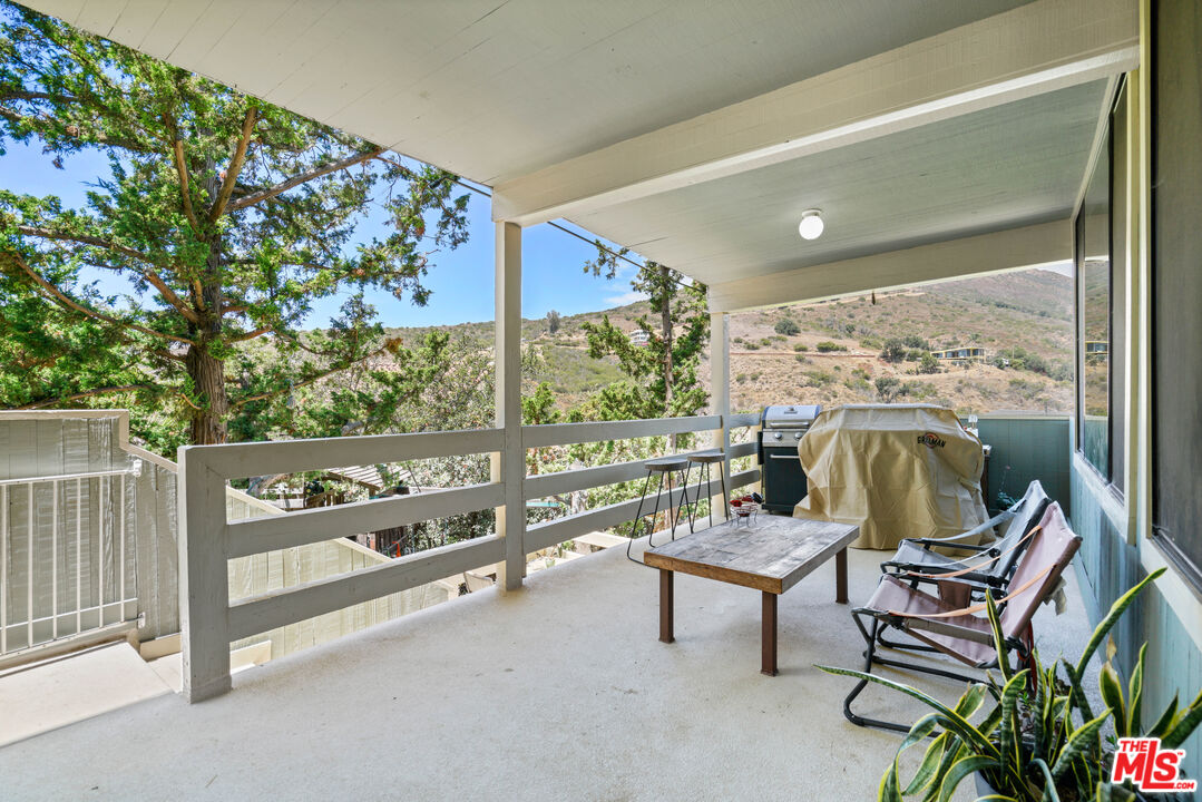 Malibu, California, 90265, United States, 3 Bedrooms Bedrooms, ,2 BathroomsBathrooms,Residential,For Sale,1997351