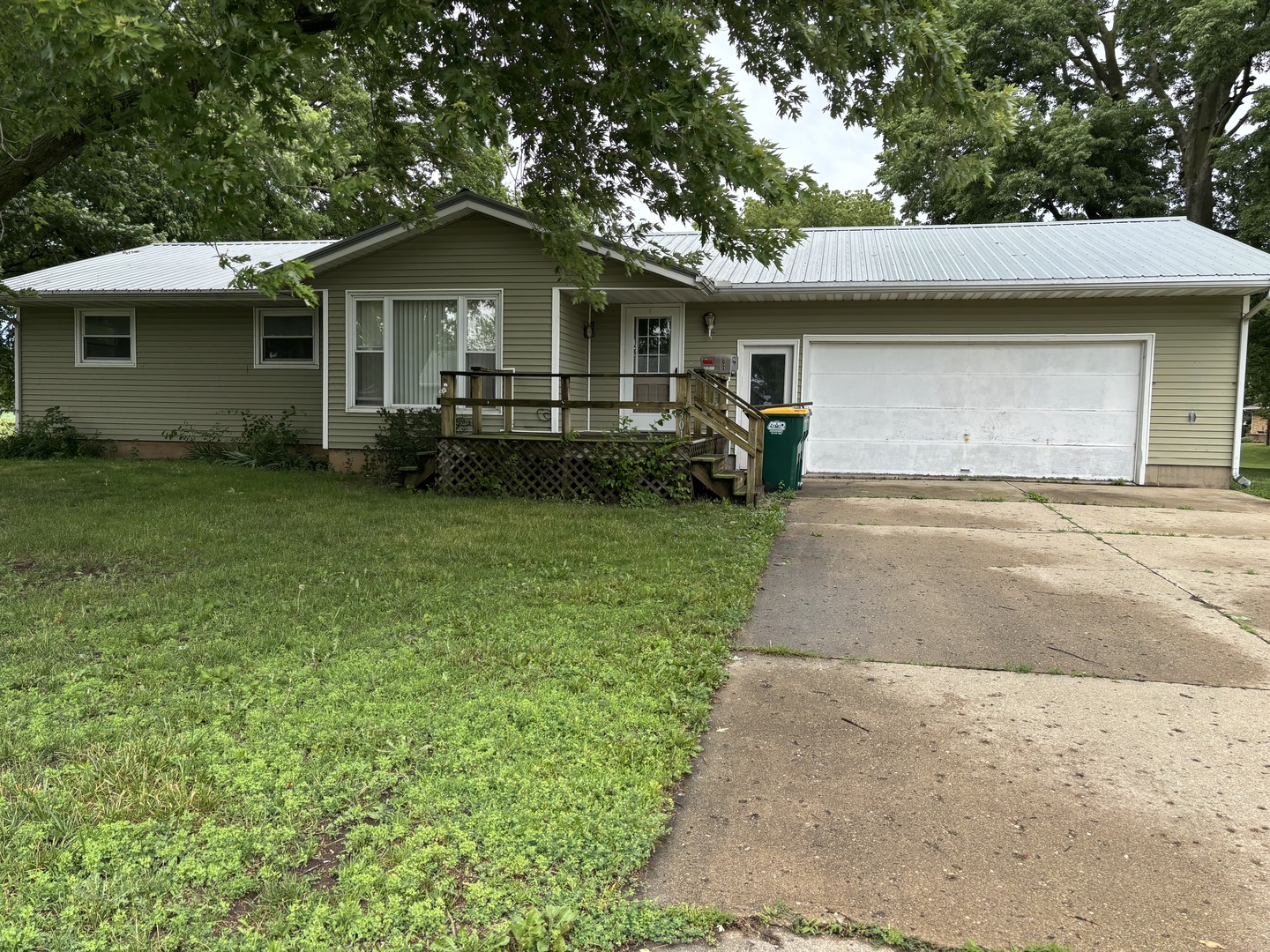 2nd St, Walnut, IL 61376