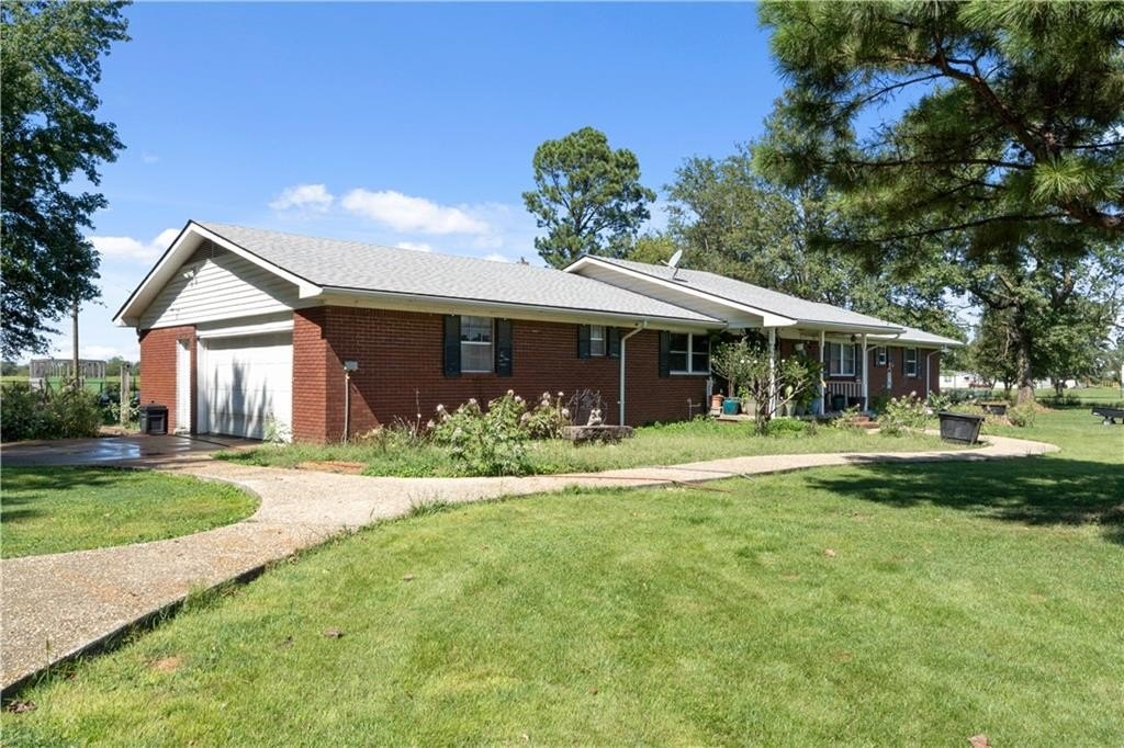 Siloam Springs, Arkansas, 72761, United States, 3 Bedrooms Bedrooms, ,4 BathroomsBathrooms,Residential,For Sale,1981853