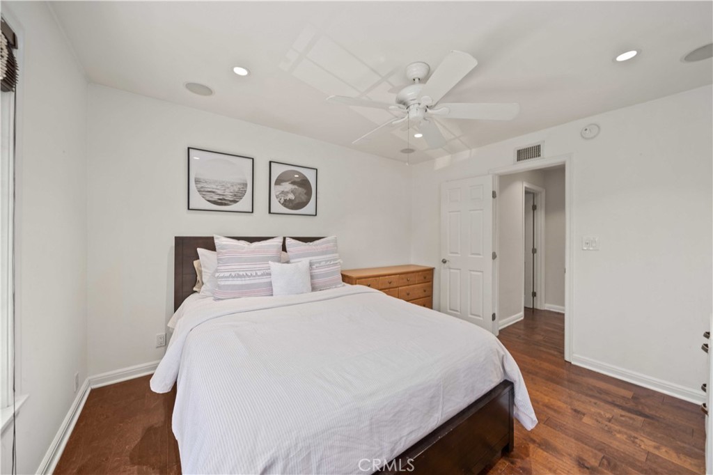 Newhall, California, 91321, United States, 5 Bedrooms Bedrooms, ,4 BathroomsBathrooms,Residential,For Sale,1940368